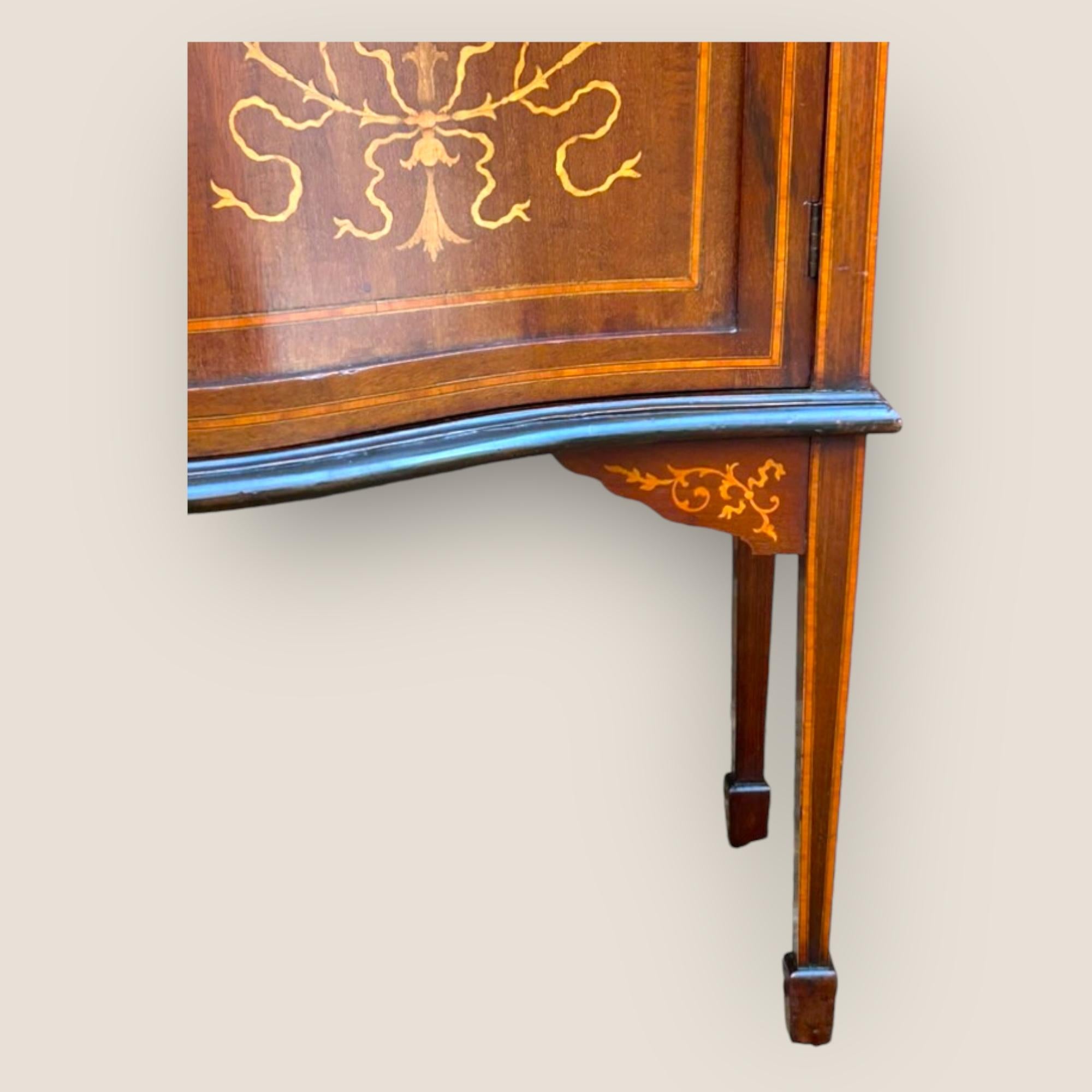 Vetro Antico mobile da esposizione e credenza in mogano e legno satinato intarsiato in vetro in vendita