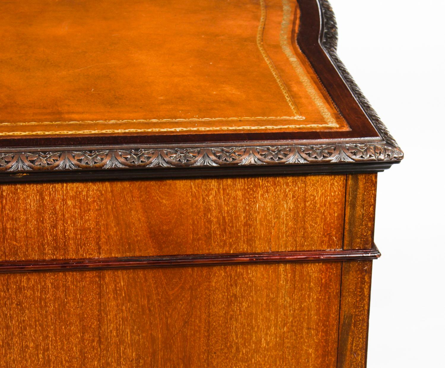 Antique Edwardian Mahogany Serpentine Kneehole Desk, Early 20th Century 13