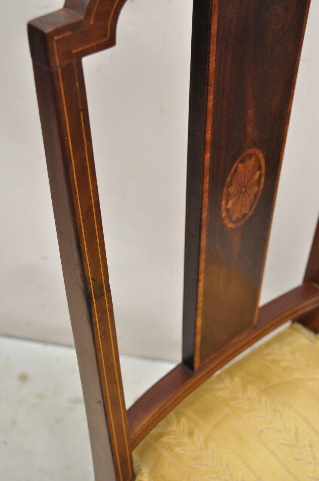 Antiker edwardianischer Mahagoni-Beistellstuhl mit Bleistift- und Pinwheel-Intarsien im Angebot 1
