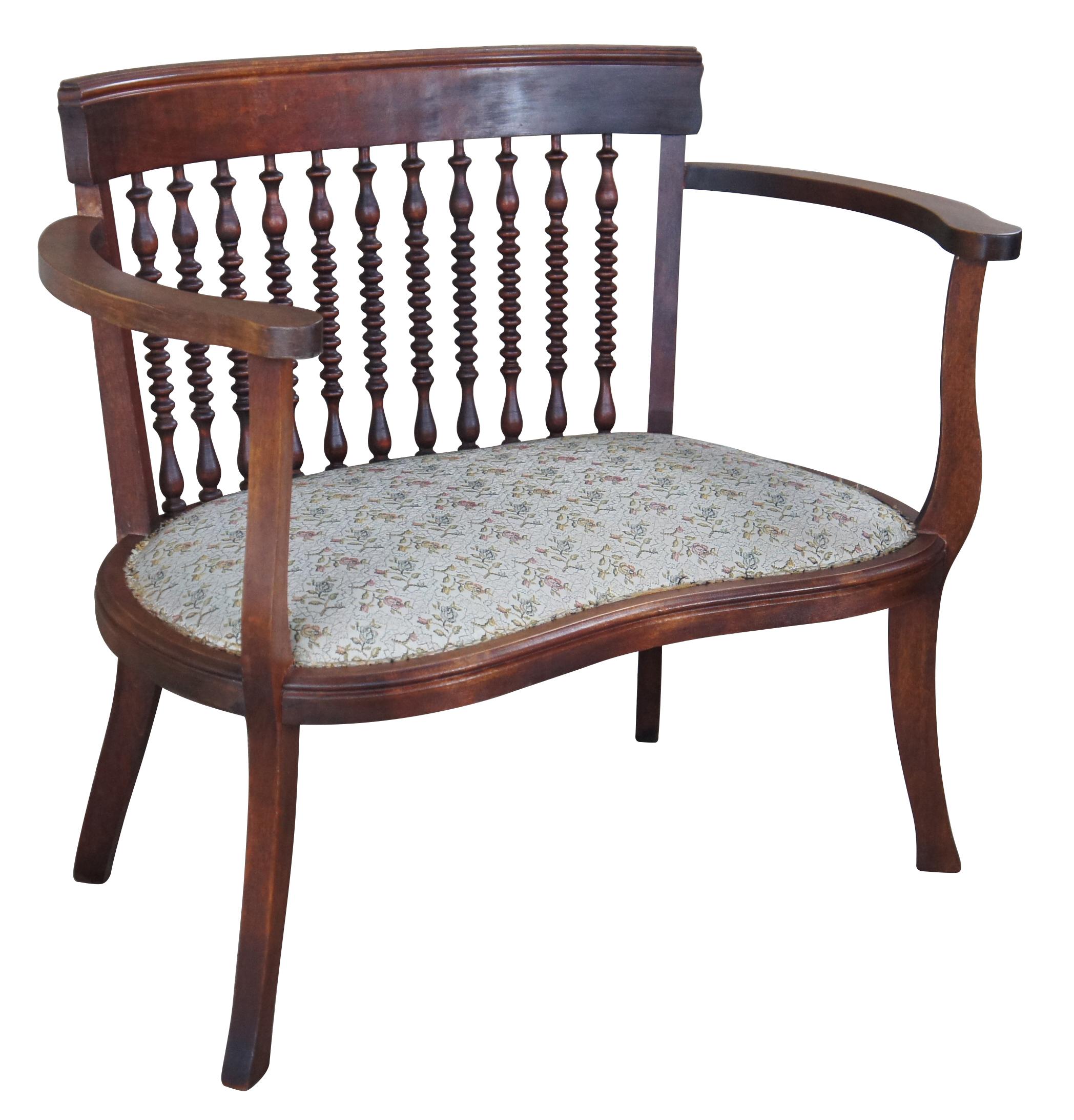 Antique Edwardian Mahogany Spindled Barrel Back Kidney Shaped Floral Seat Settee In Good Condition For Sale In Dayton, OH
