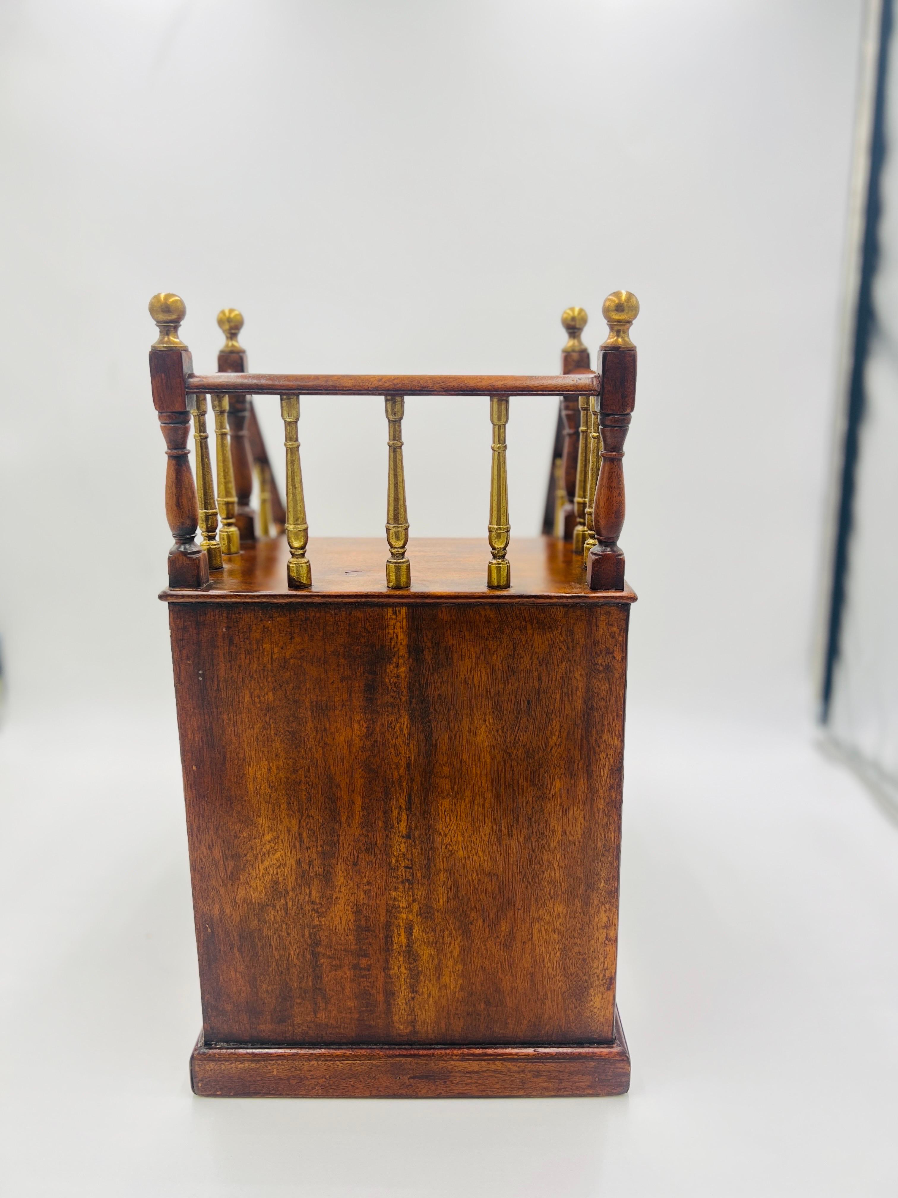 Antique Edwardian Mahogany Staircase Model with Brass Finial Newel Posts For Sale 2