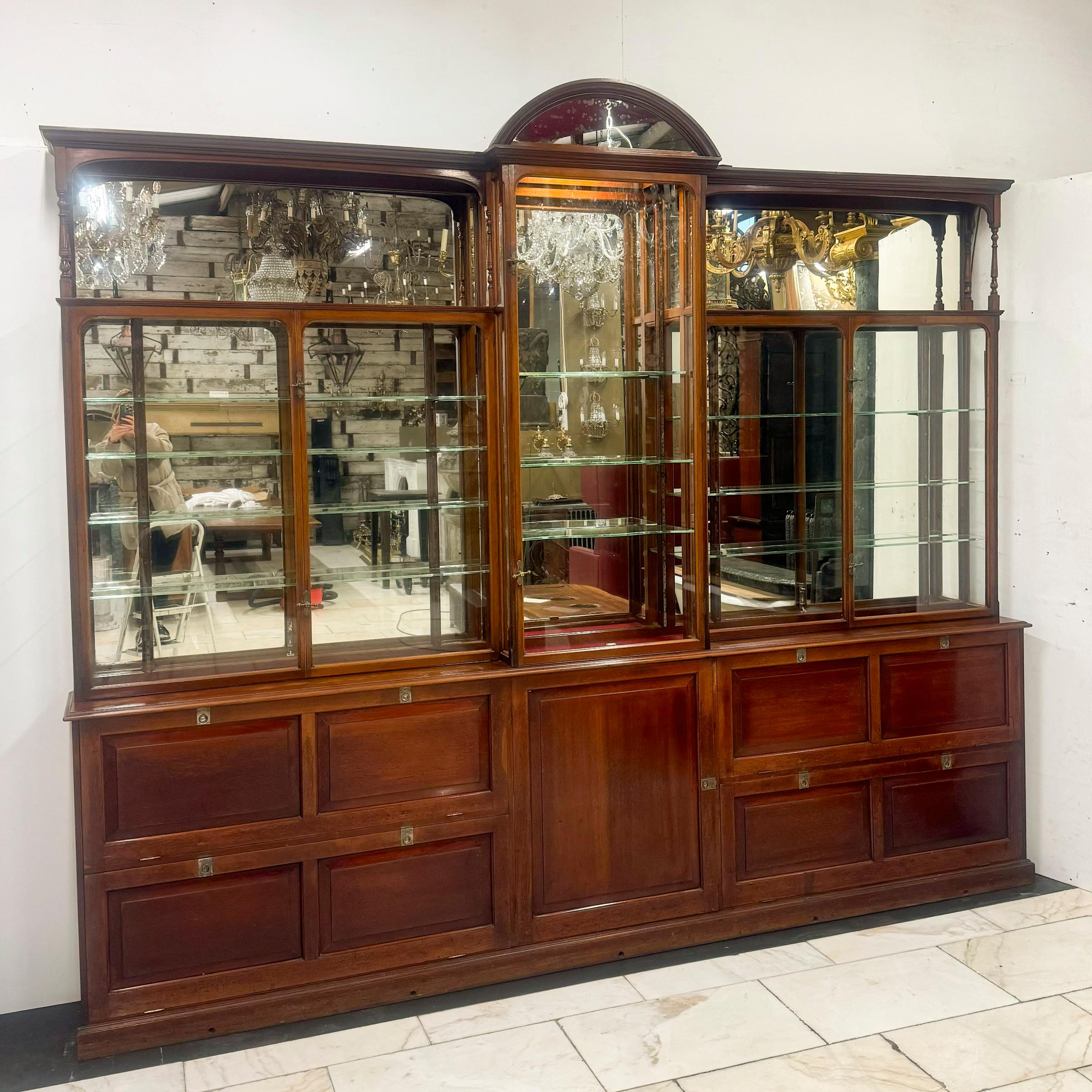 Antigua vitrina de tienda eduardiana con espejo Británico en venta
