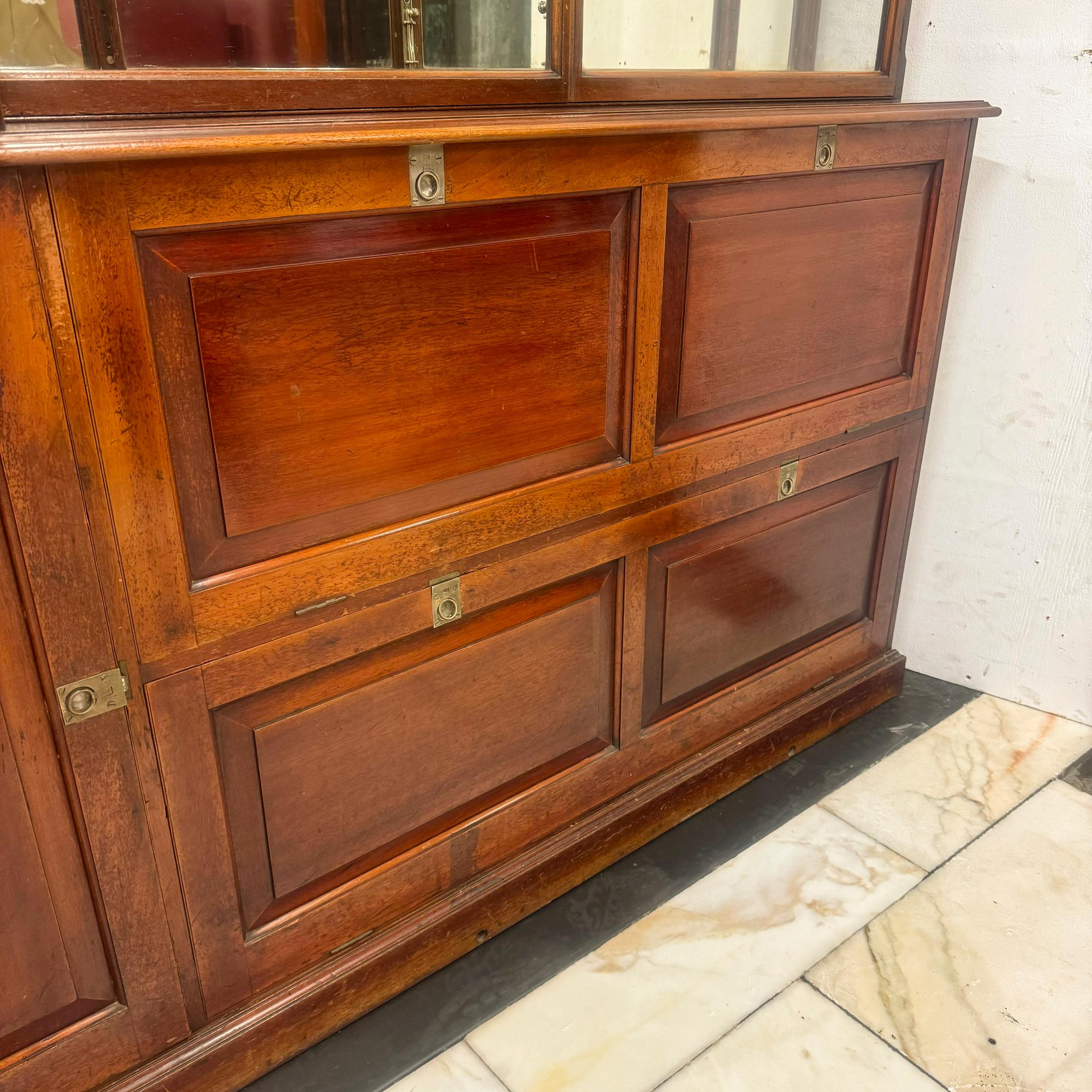 Antigua vitrina de tienda eduardiana con espejo principios del siglo XX en venta