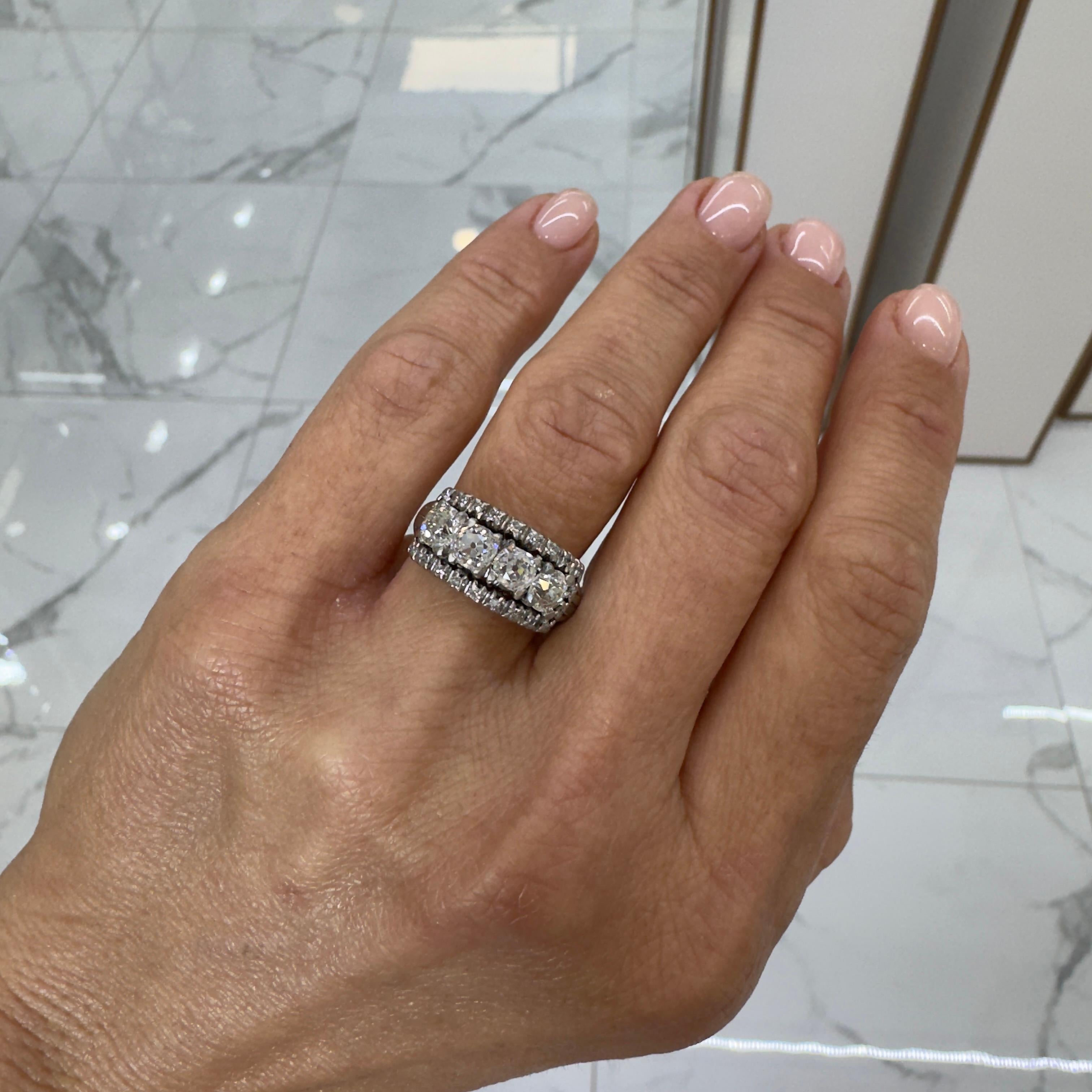 Bague de fiançailles édouardienne ancienne en alliage avec quatre diamants européens anciens en vente 2