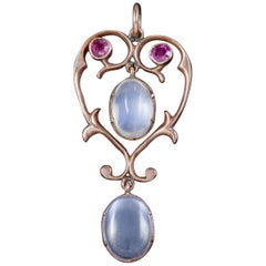 Antique Edwardian Moonstone Ruby Pendant 15 Carat Gold, circa 1910