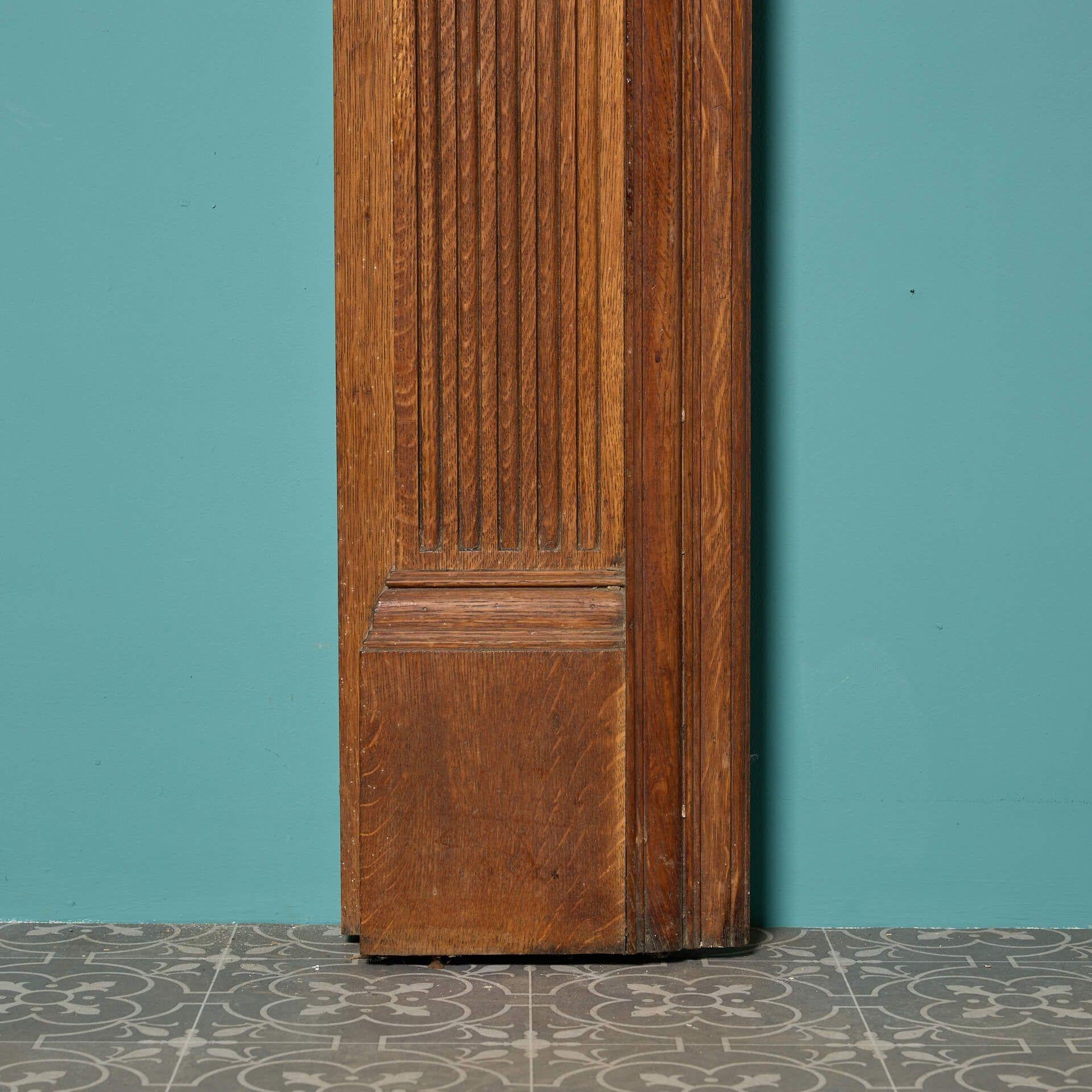 Antigua chimenea eduardiana de roble siglo XX en venta
