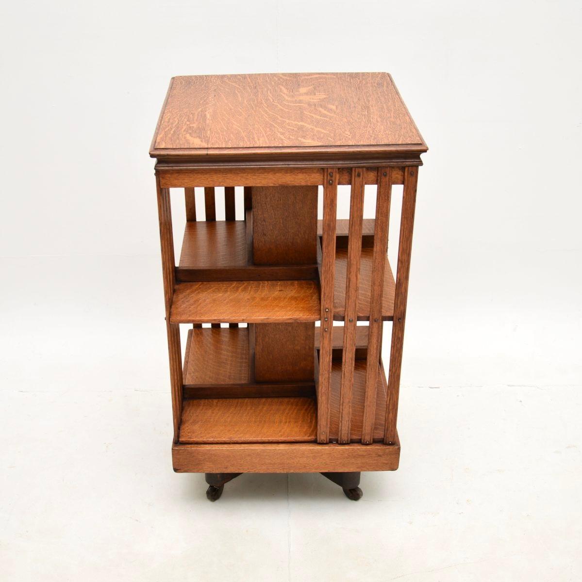 A lovely antique Edwardian oak revolving bookcase. This was made in England, it dates from around 1900-1910.

The quality is fantastic, this is a useful and beautifully designed item, the oak has a gorgeous light colour tone and patina. It sits on a