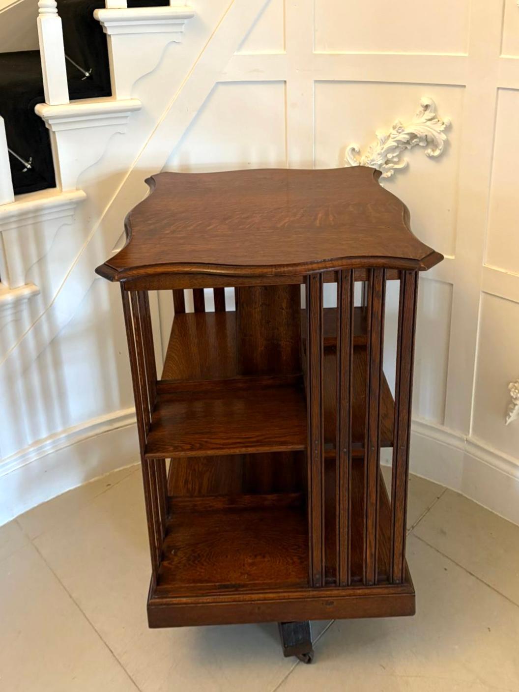 Édouardien Ancienne bibliothèque tournante en Oak Oak Edwardian en vente