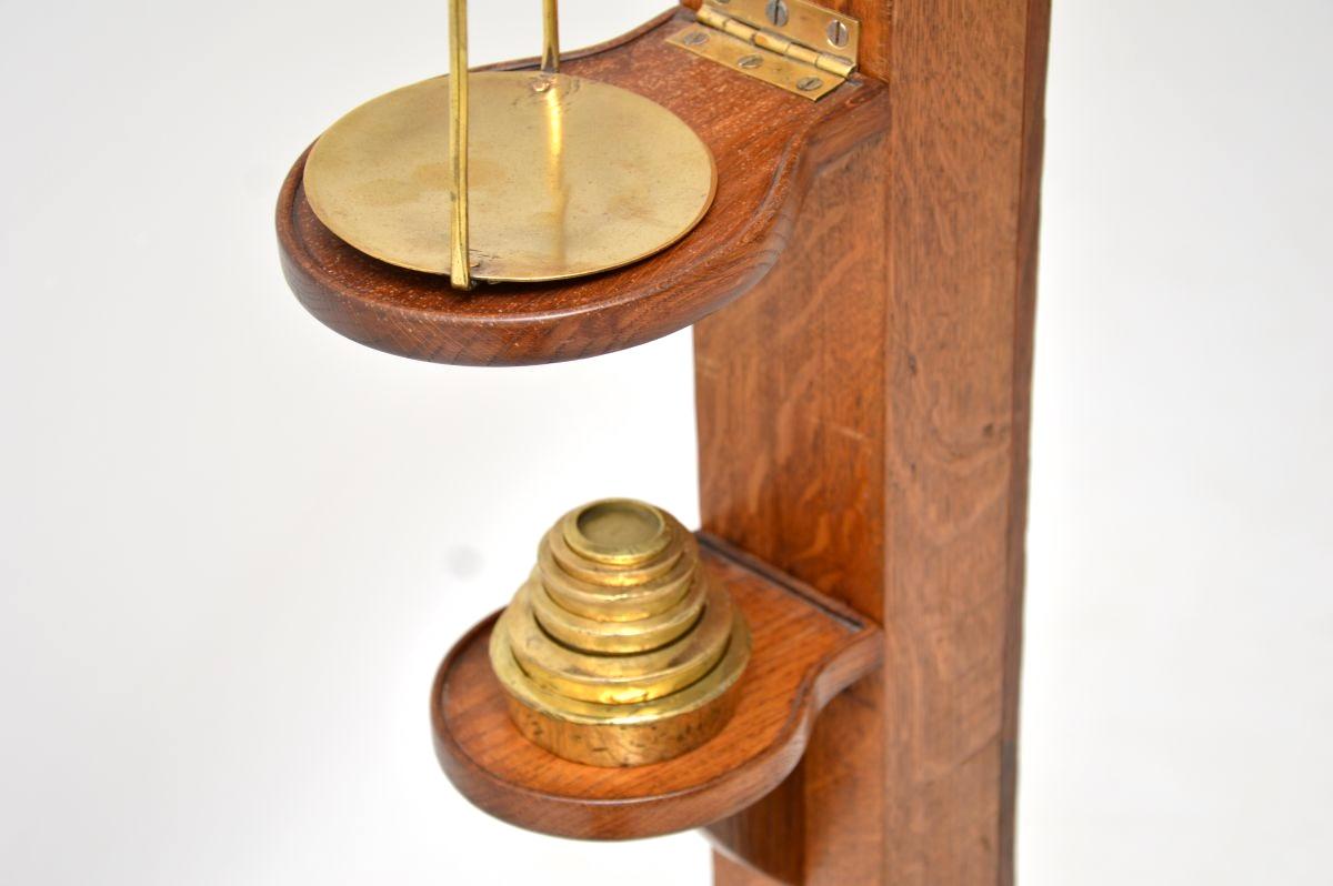 Début du 20ème siècle Antique Edwardian Oak Weighing Scales en vente