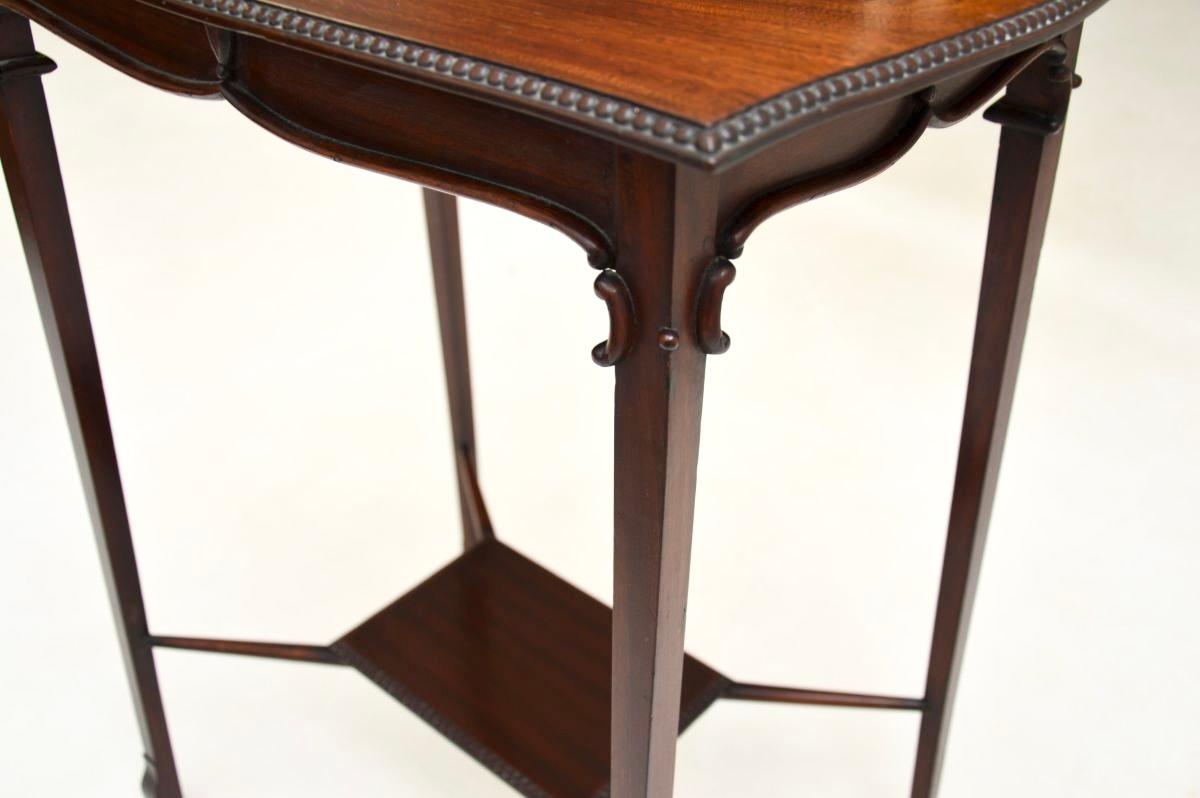 Début du 20ème siècle Ancienne table d'appoint édouardienne en vente