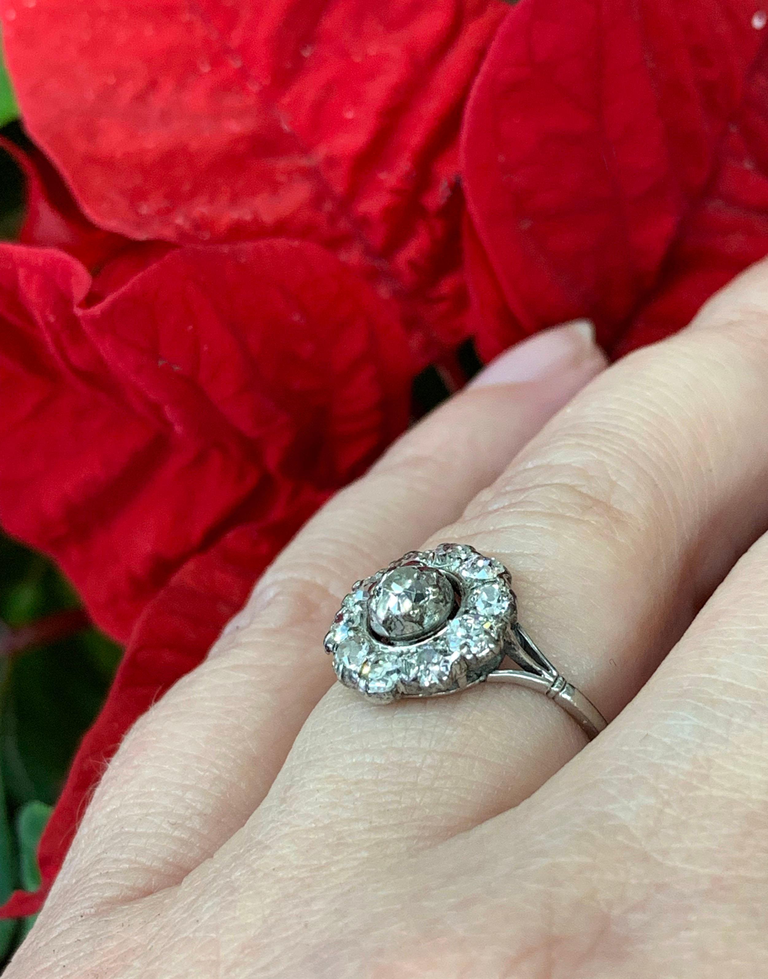 Antique Edwardian Old Cut Diamond Cluster Engagement Ring, circa 1910 In Good Condition In London, GB