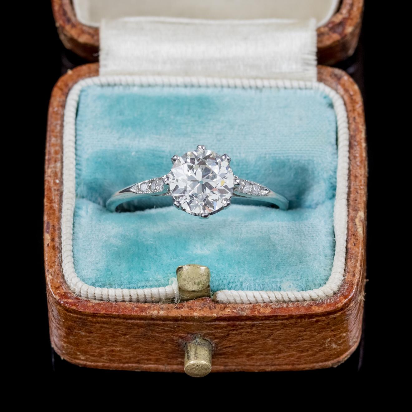 Antique Edwardian Old Cut Diamond Engagement Ring 18 Carat Gold, circa 1910 For Sale 2