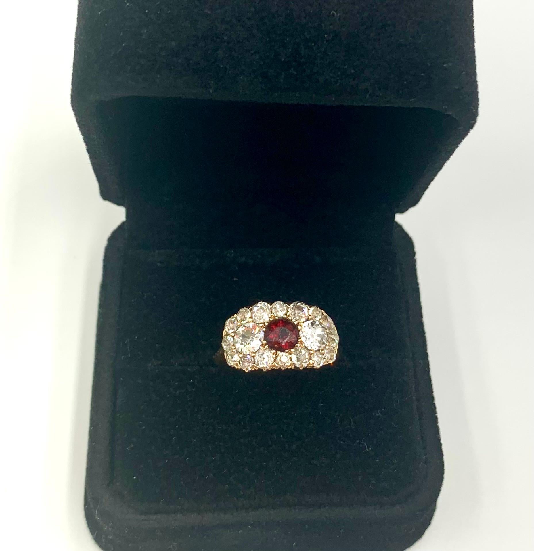 Bague ancienne édouardienne en or jaune 18 carats, diamant taille européenne et grenat Unisexe en vente