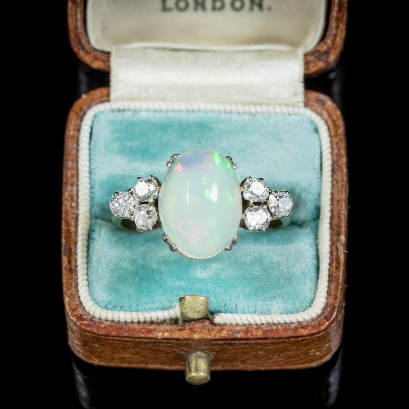 Antique Edwardian Opal Diamond Ring 18 Carat Gold, circa 1910 For Sale 2