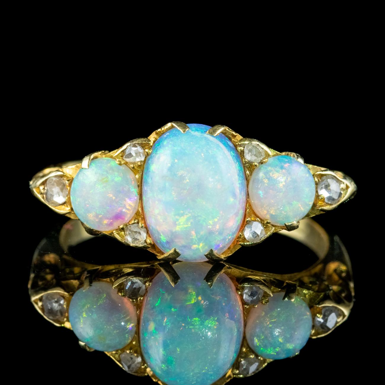 Antiker edwardianischer Opal-Diamantring 2,5 Karat Opal (Edwardian) im Angebot