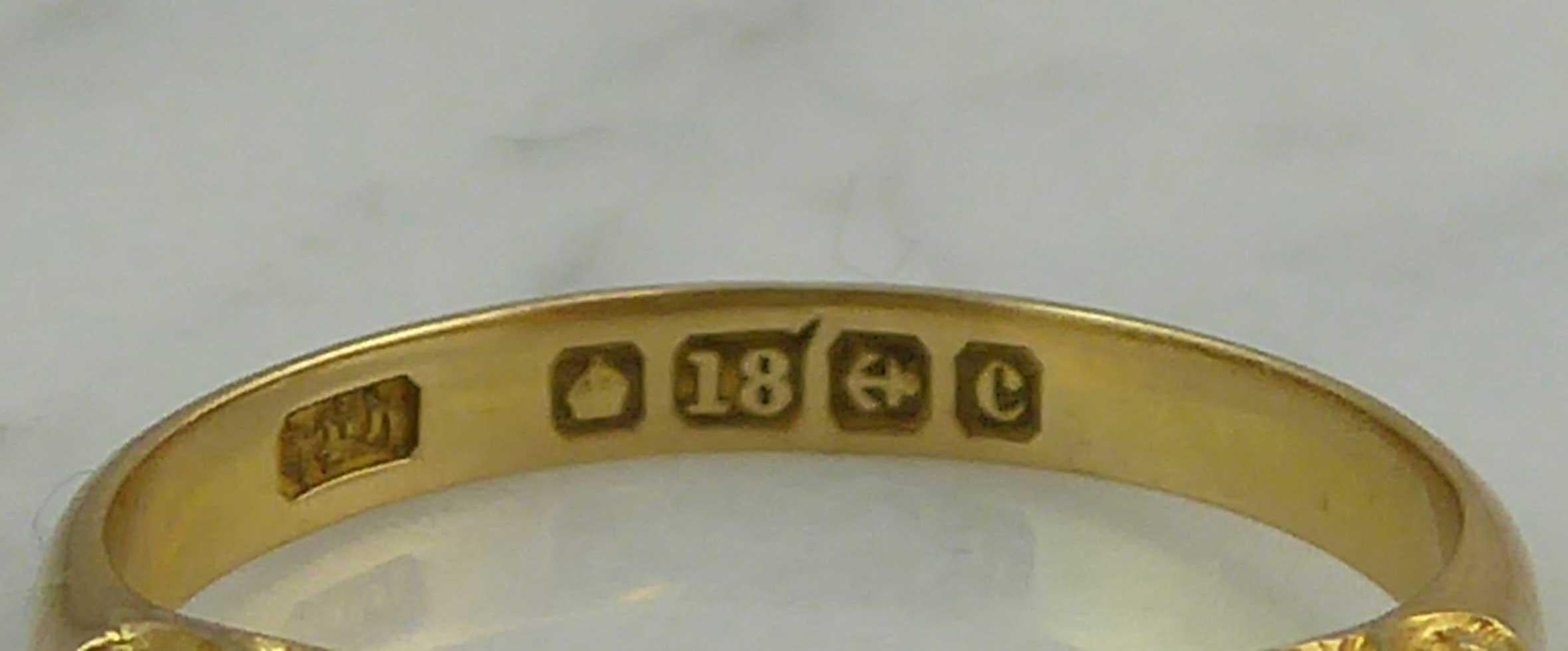 Women's Antique Edwardian Opal Ring, Cabochon Cut, Birmingham, 1902, 18 Karat Gold