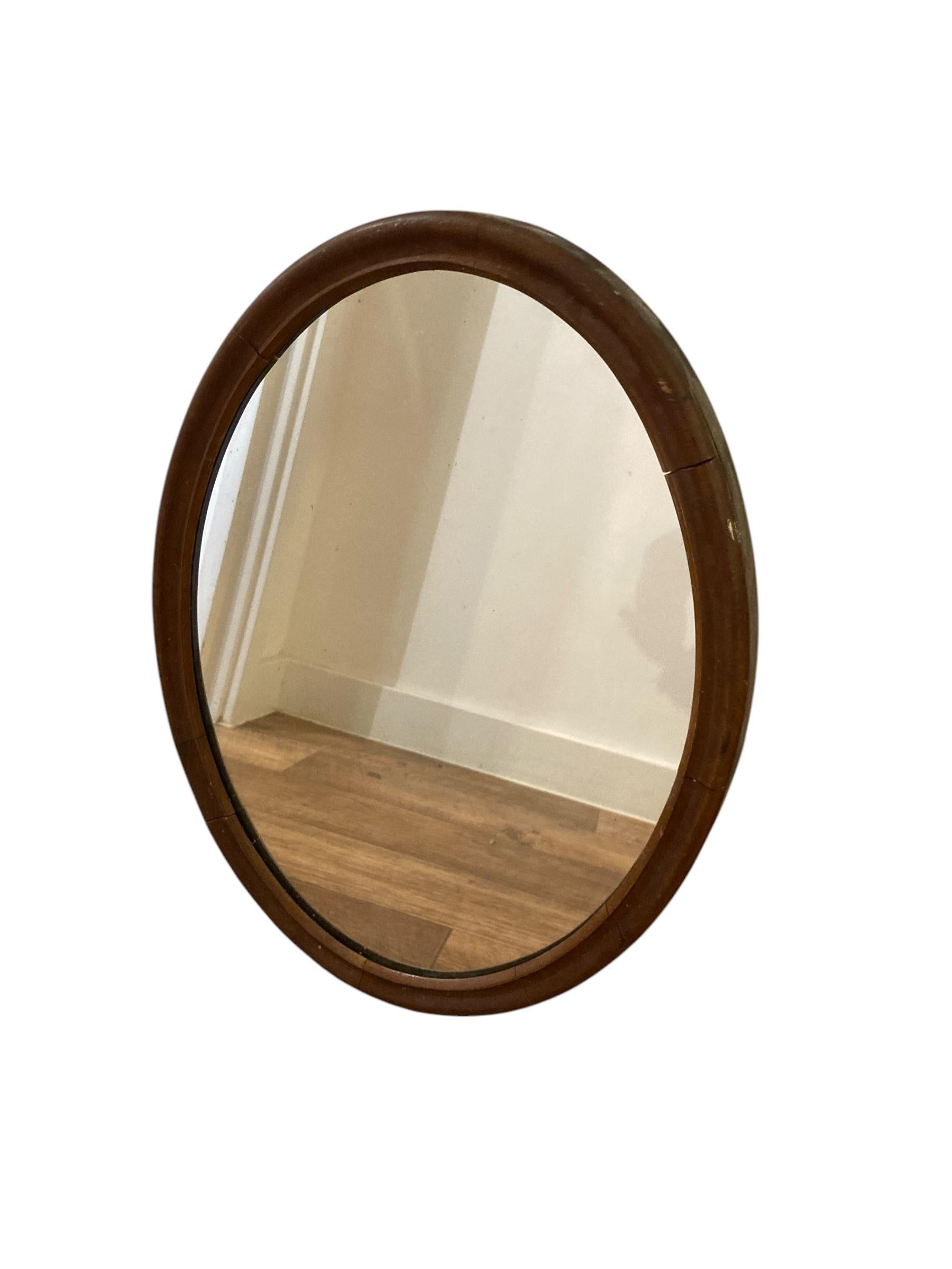 Antique Mirror ovale edoardiano con cornice in mogano In condizioni buone in vendita a Bishop's Stortford, GB