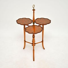 Antiguo soporte para tartas eduardiano de madera satinada pintada