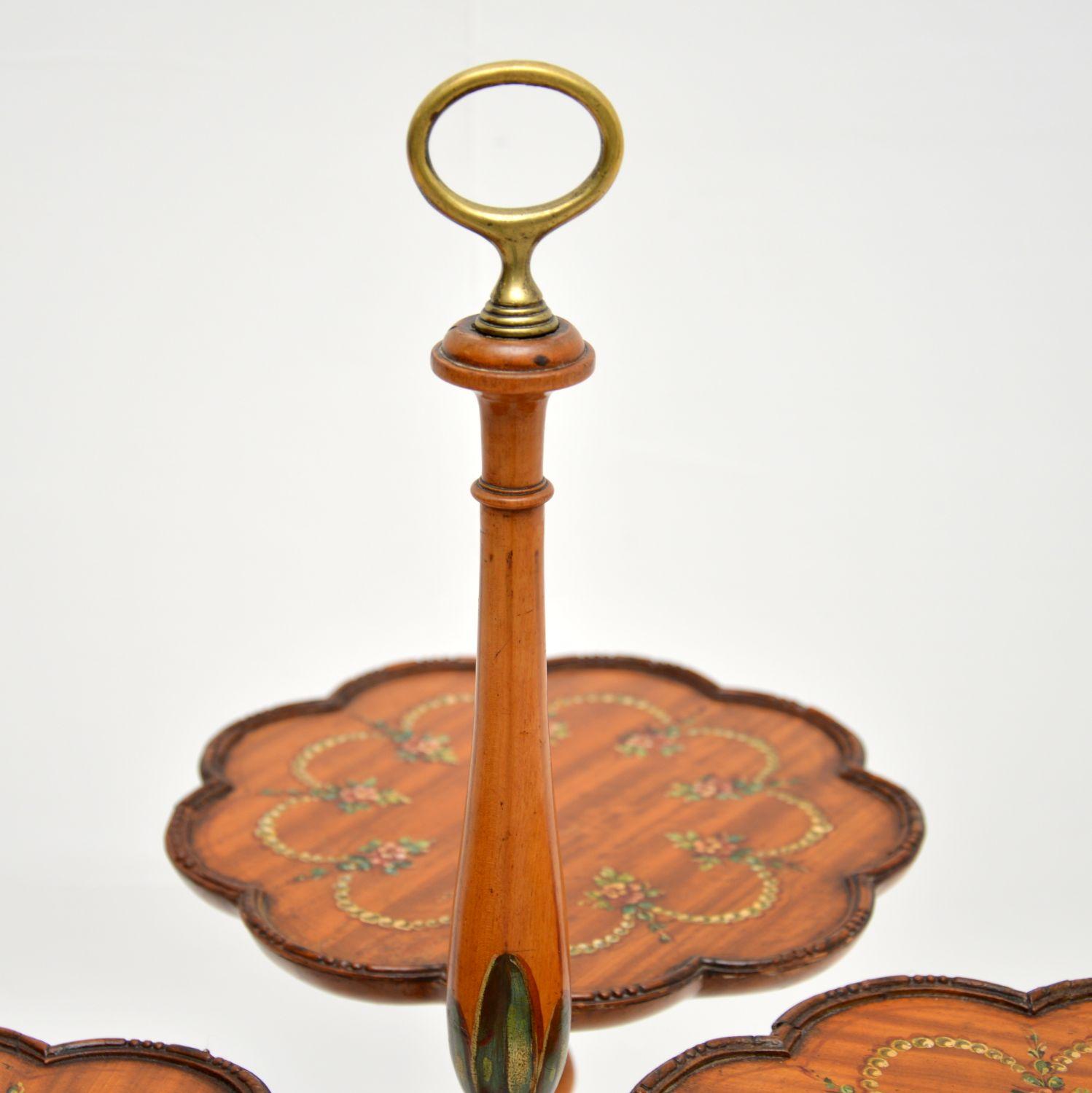 Antique Edwardian Painted Satinwood Cake Stand In Good Condition For Sale In London, GB
