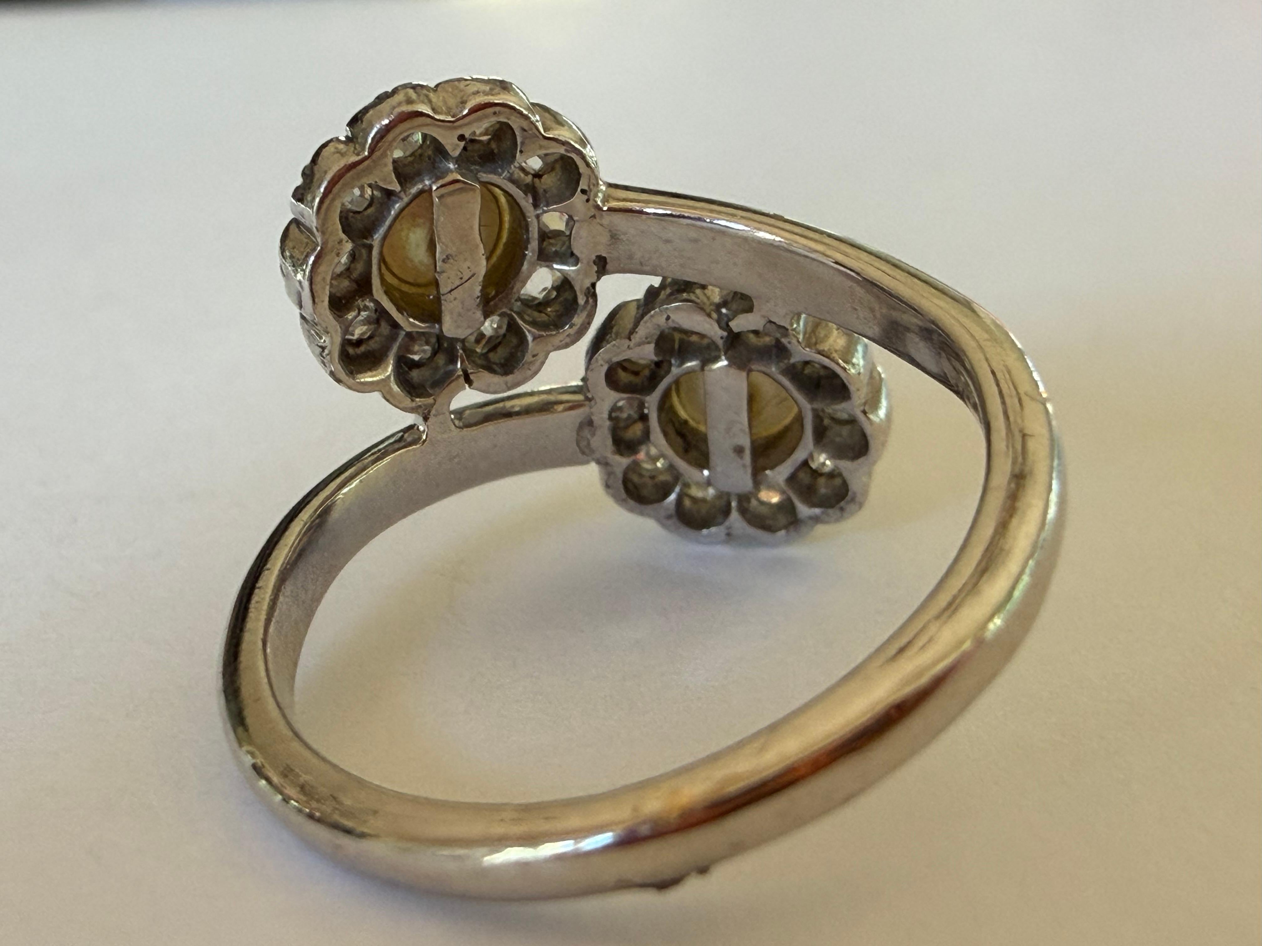 Édouardien Bague bypass ancienne de style édouardien en perles et diamants par William Greenwood & Sons en vente