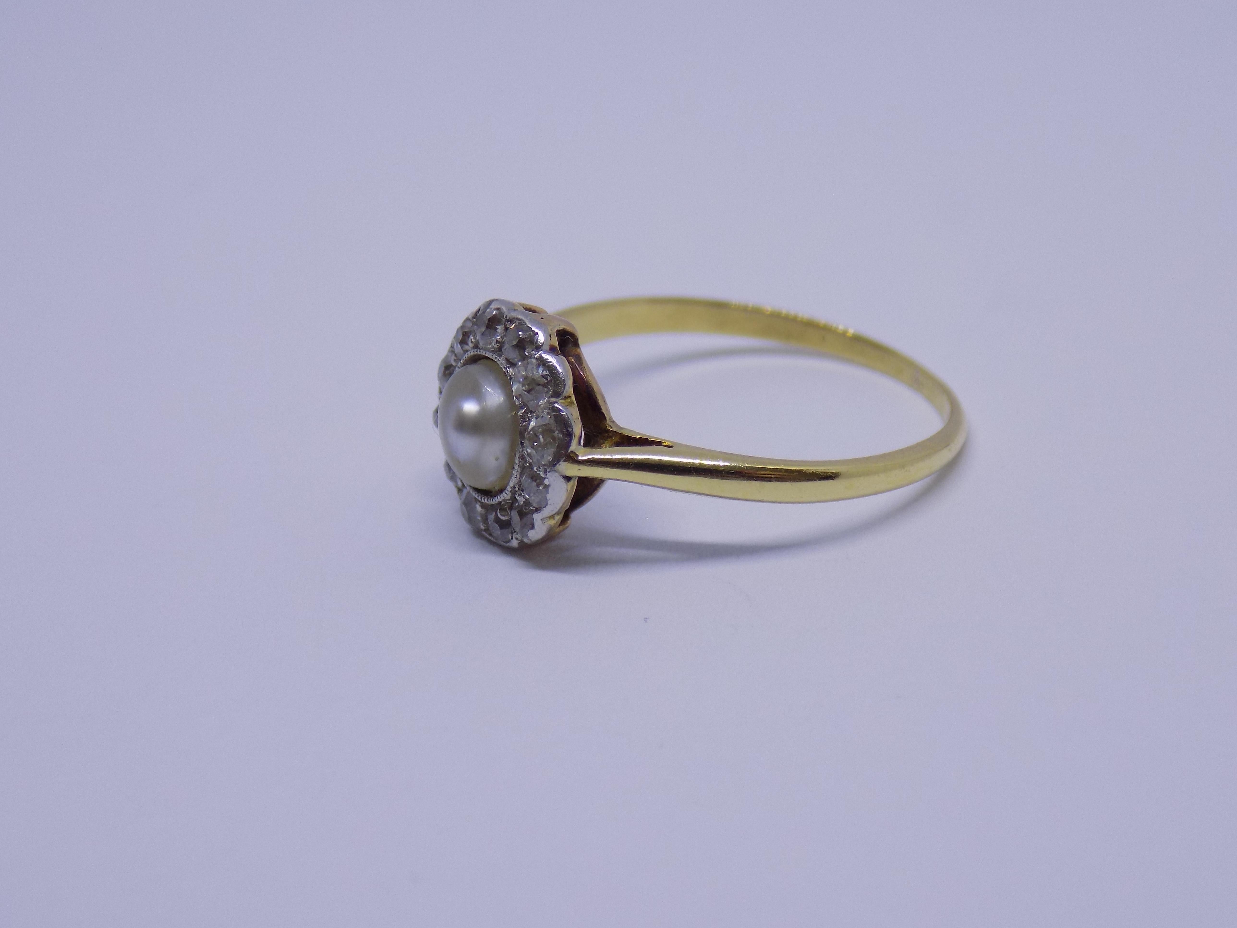 Antique Edwardian Pearl Diamond Gold Halo Ring In Good Condition For Sale In Boston, Lincolnshire