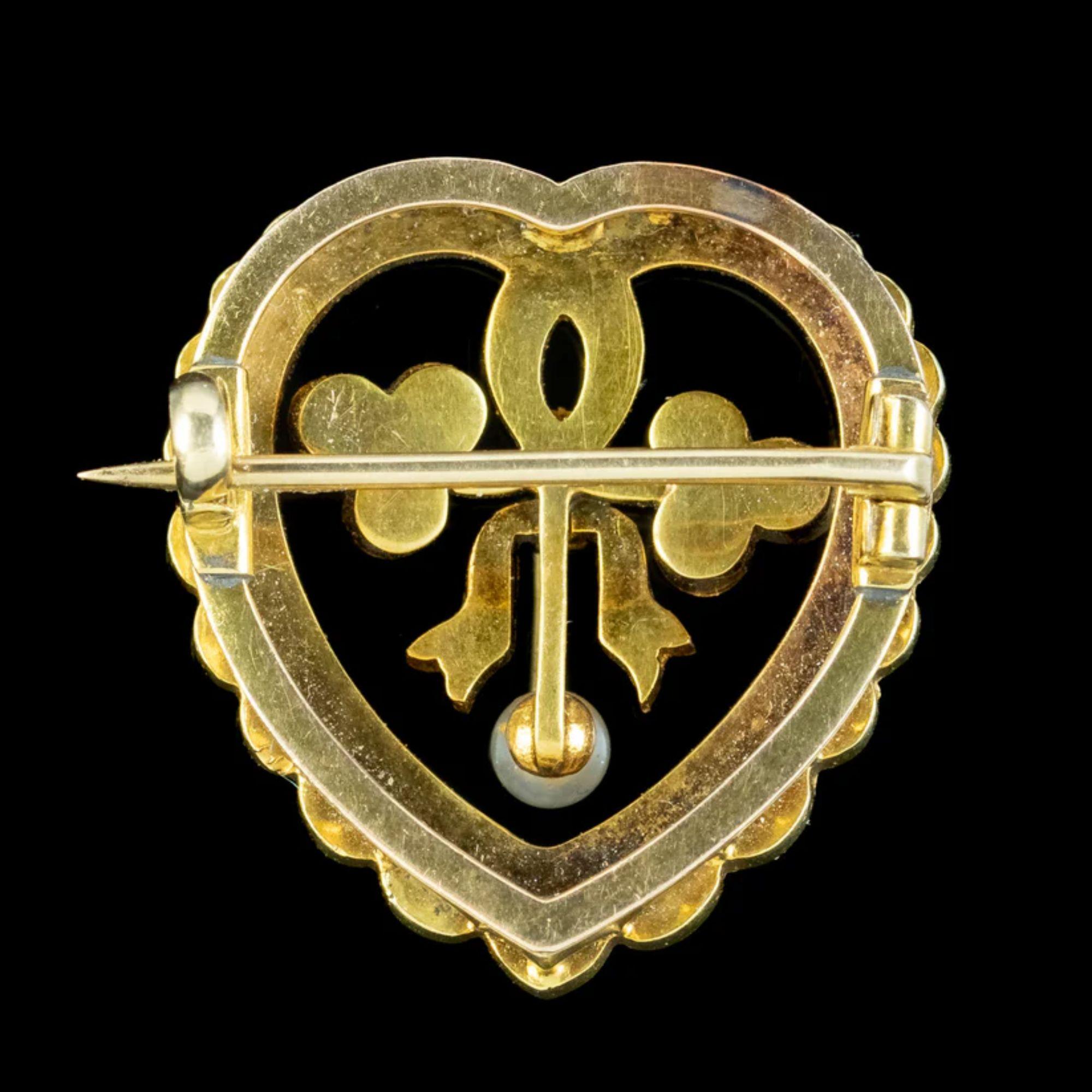 Rose Cut Antique Edwardian Pearl Diamond Heart Brooch in 15 Carat Gold, circa 1901 – 1915 For Sale