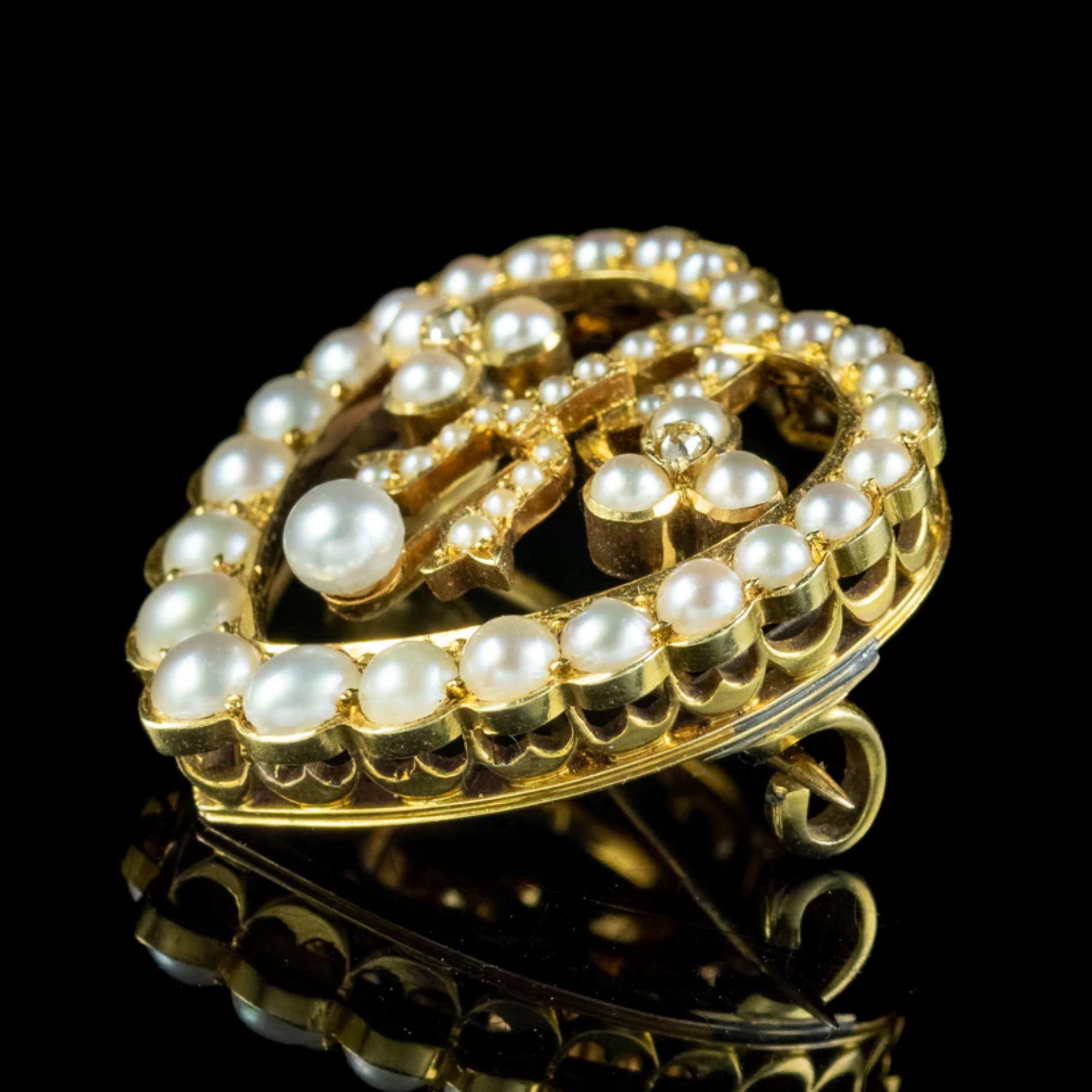 Antike edwardianische Perlen-Diamanten-Herz-Brosche aus 15-karätigem Gold, um 1901 - 1915 (Rosenschliff) im Angebot
