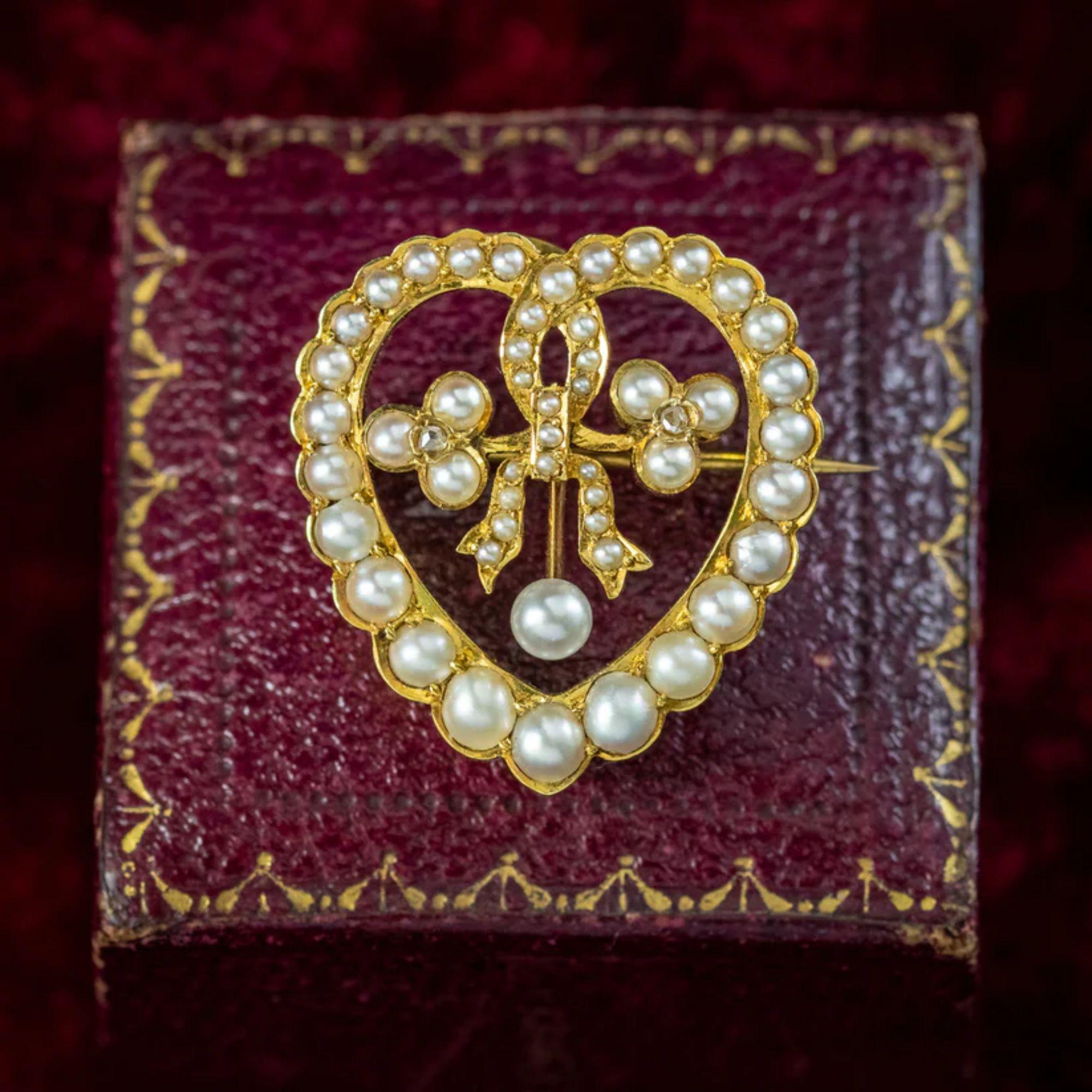 Antike edwardianische Perlen-Diamanten-Herz-Brosche aus 15-karätigem Gold, um 1901 - 1915 Damen im Angebot