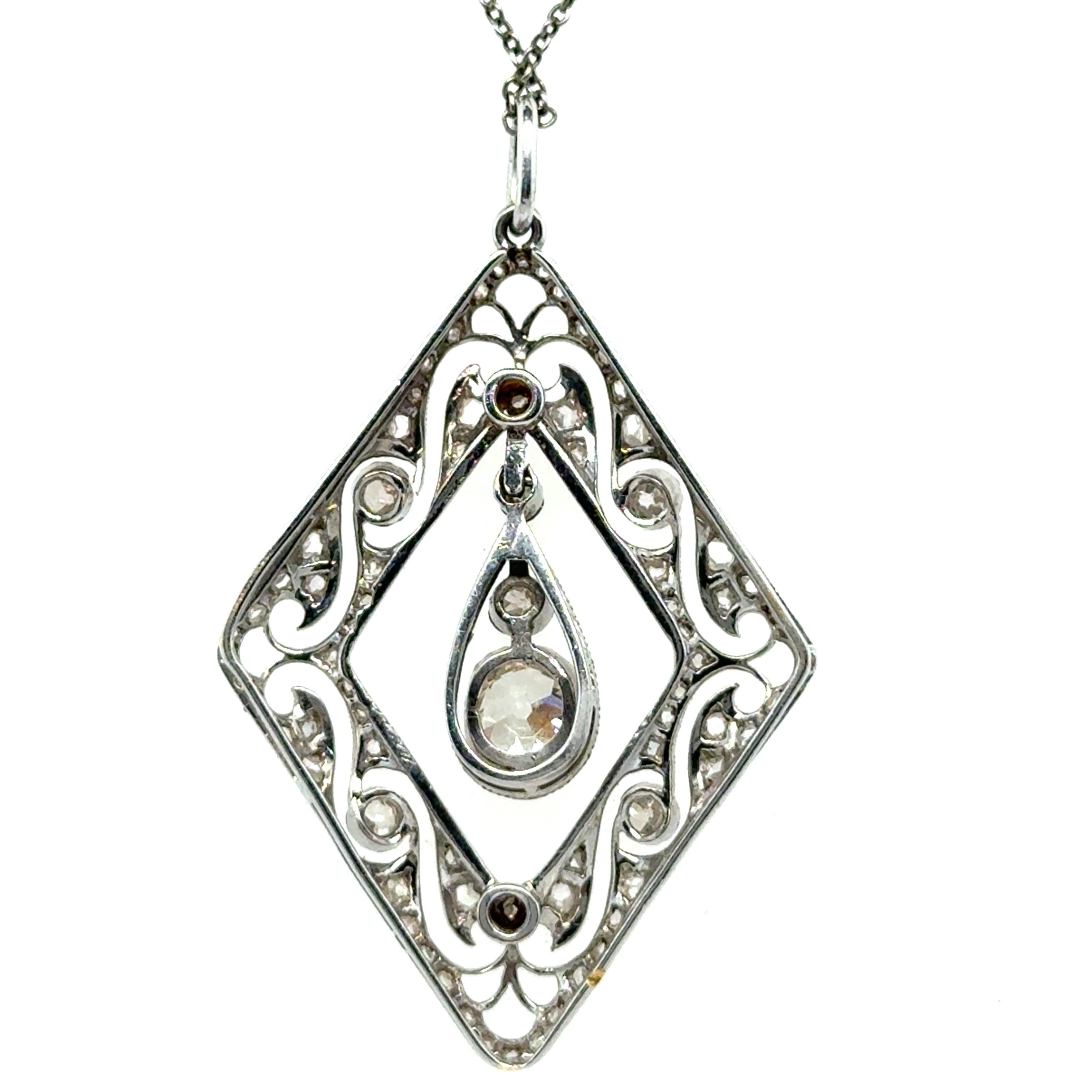 Pendentif édouardien ancien en platine et or blanc avec diamants Unisexe en vente