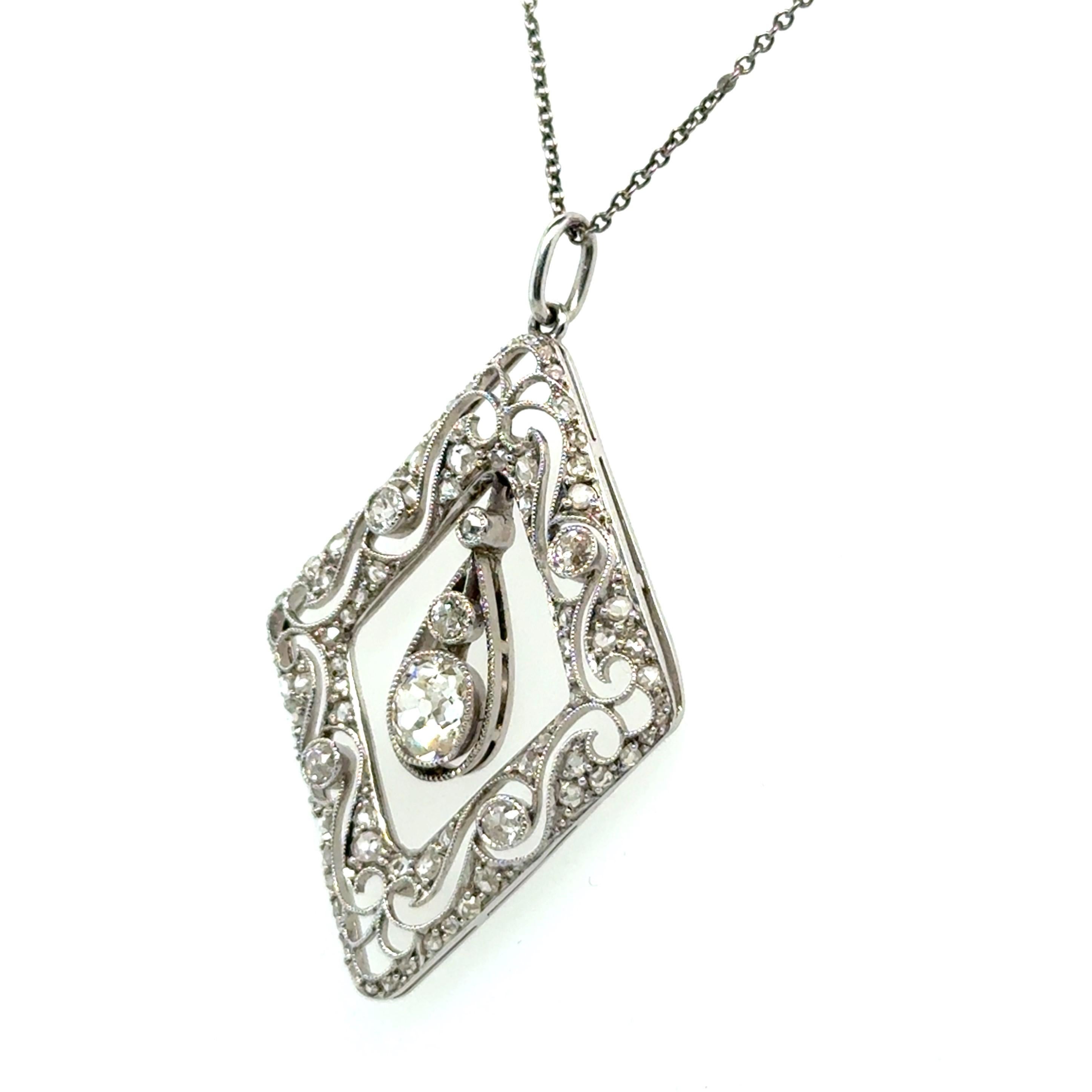 Pendentif édouardien ancien en platine et or blanc avec diamants en vente 1