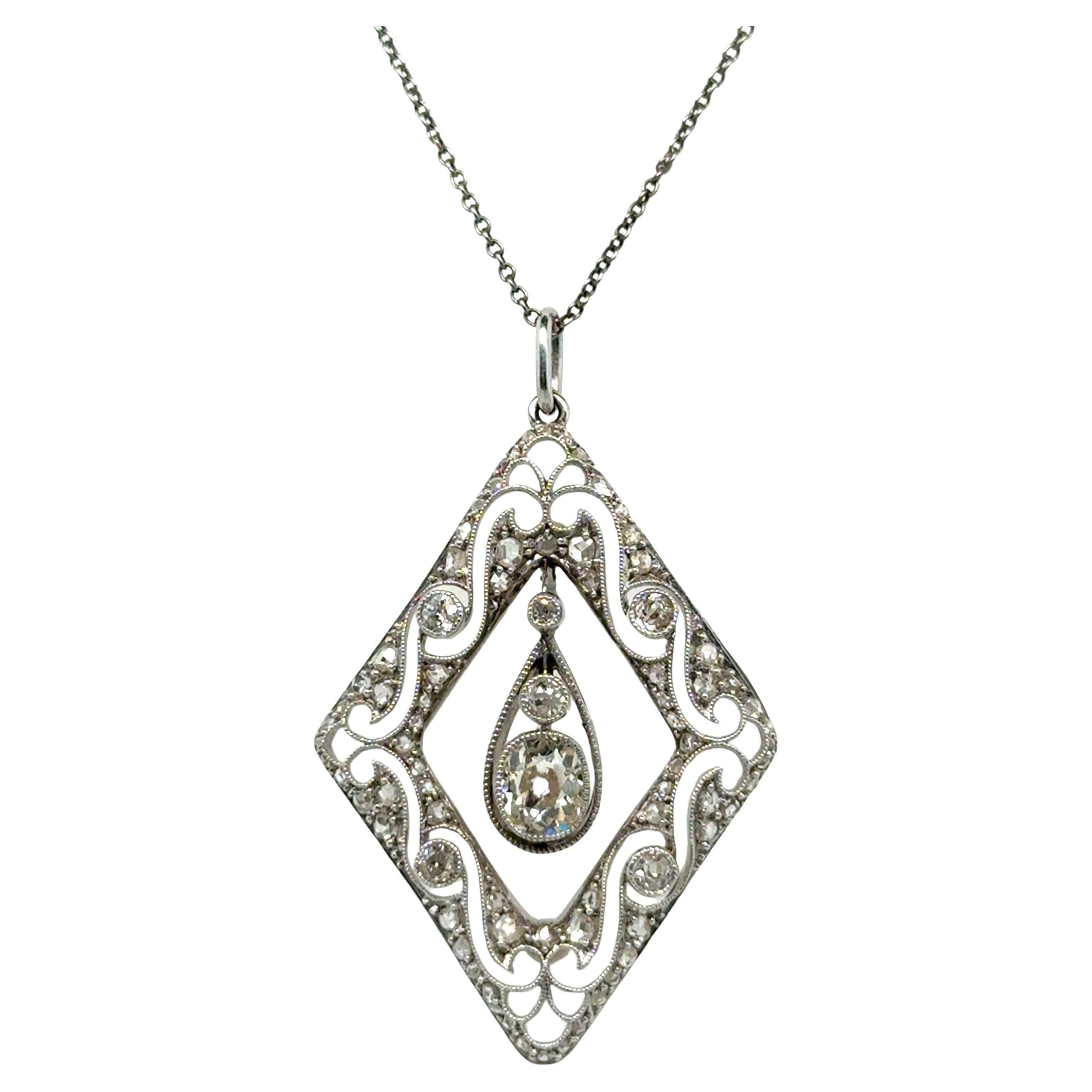 Pendentif édouardien ancien en platine et or blanc avec diamants