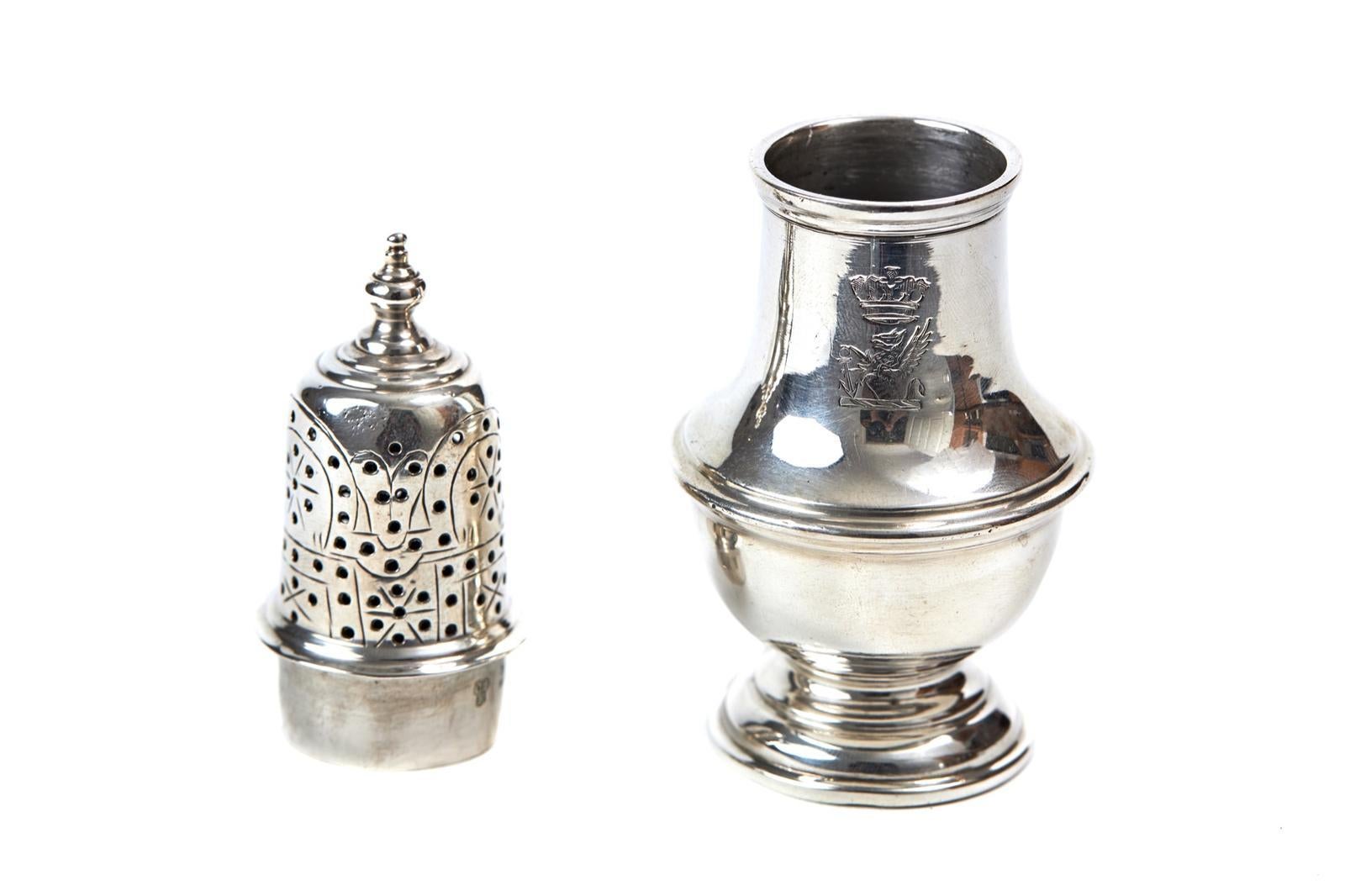 Antique Edwardian Pepper Caster, in vase form, maker:- CSH, London 1902.
Hallmarked, lovely colour and condition