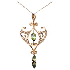Antique Edwardian Peridot and Pearl Pendant Necklace 9K Gold Art Nouveau c.1900