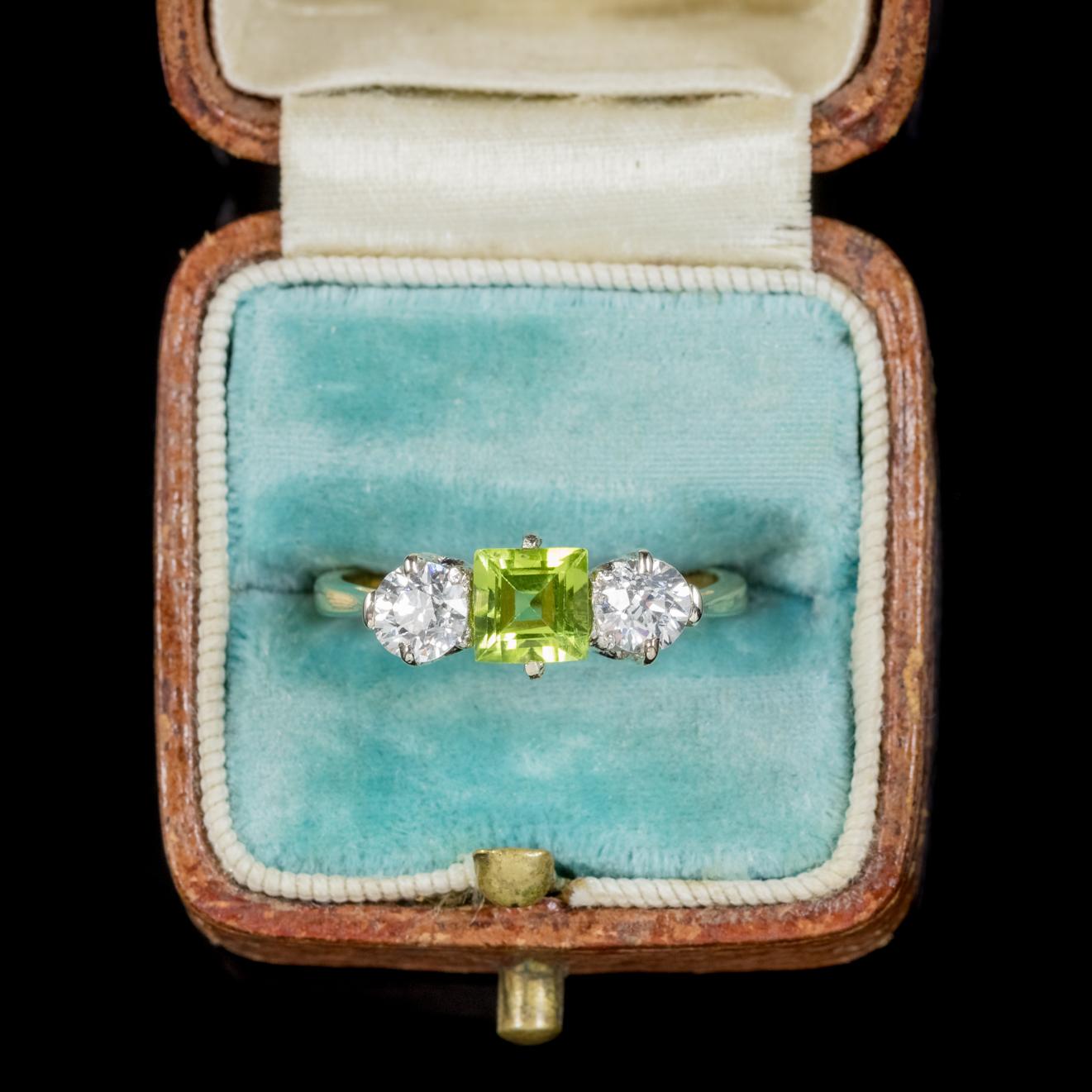 Antique Edwardian Peridot Diamond Trilogy Ring Platinum 18 Carat Gold For Sale 2