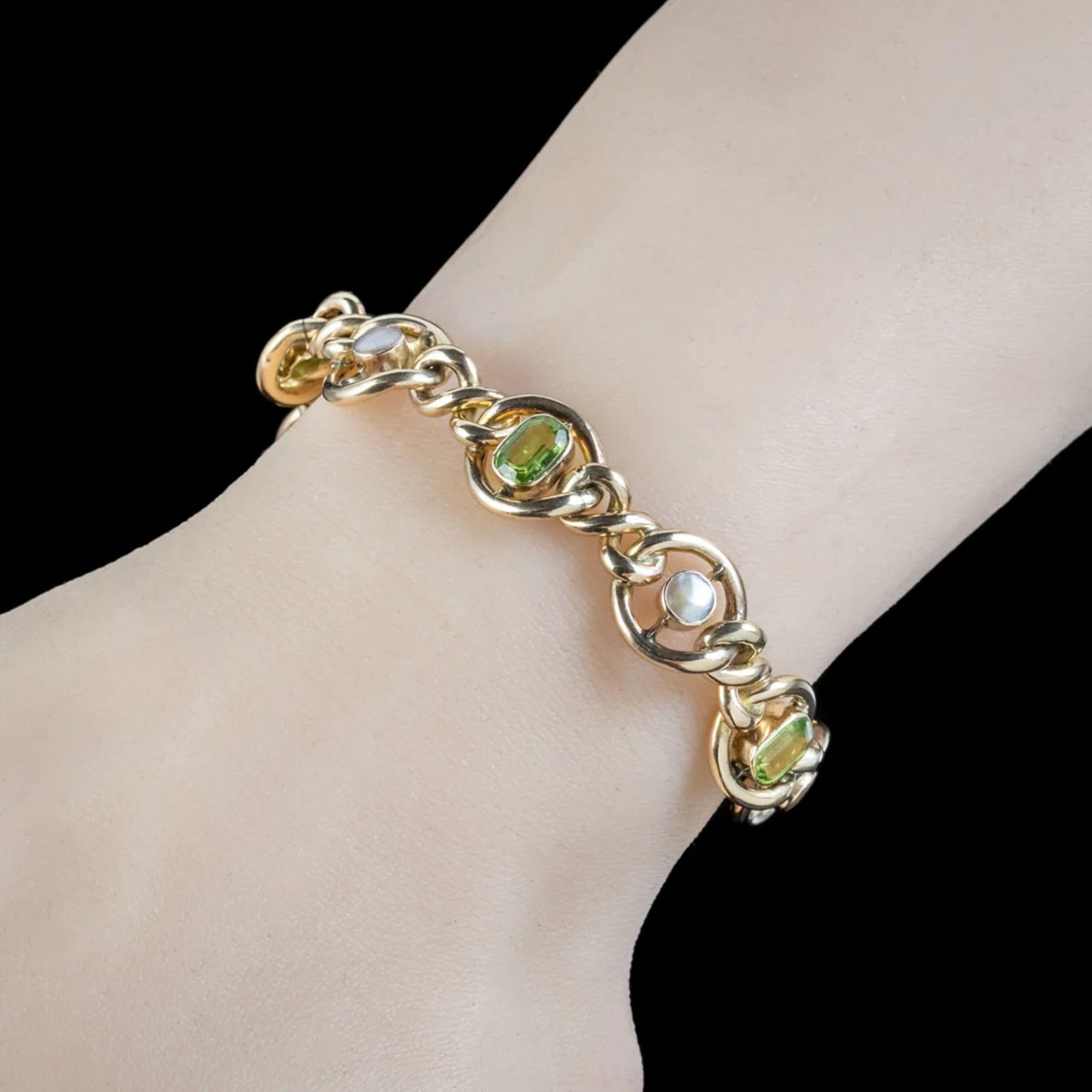 Women's Antique Edwardian Peridot Pearl Curb Bracelet in 9 Carat Gold
