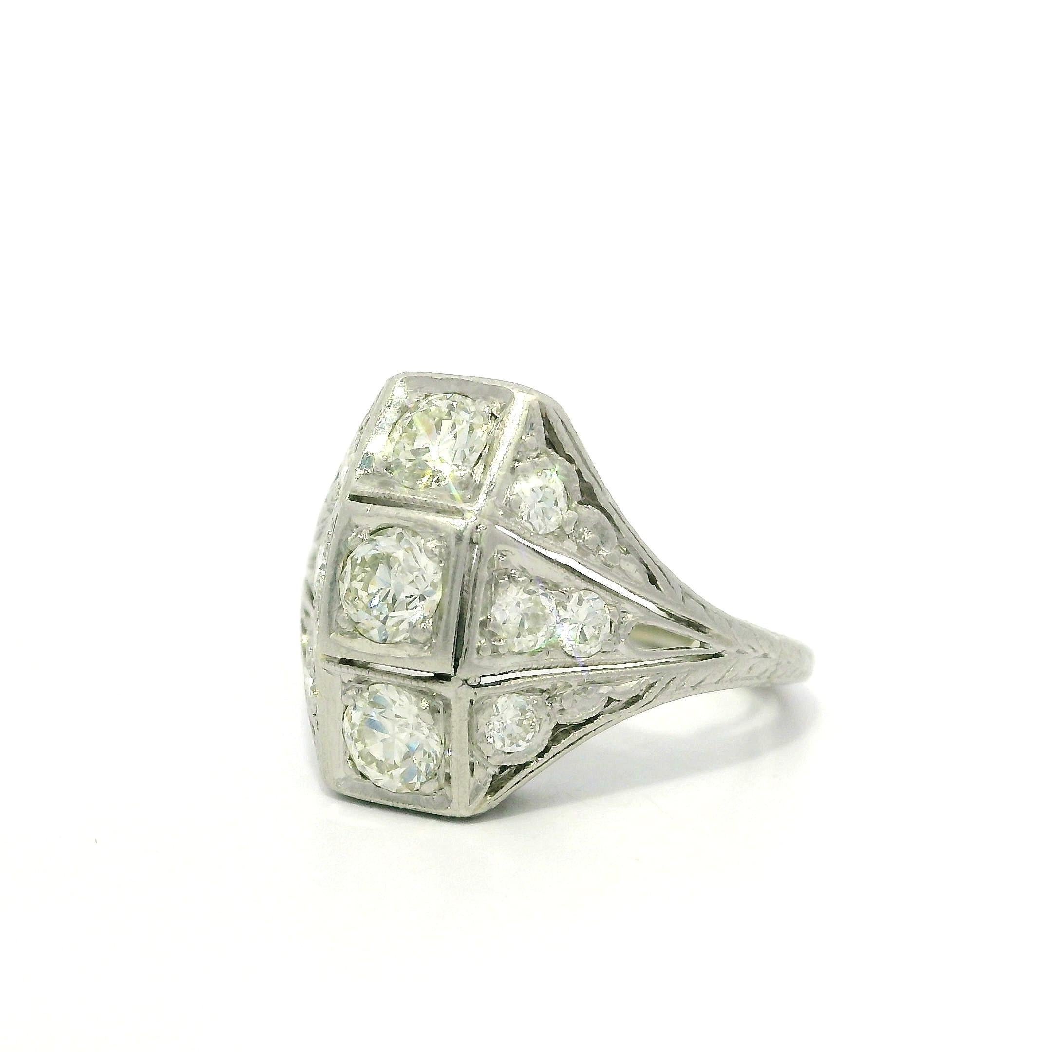 Antique Edwardian Platinum 0.76ctw Old Cut Diamond Stack Look Dinner Ring in vendita 4