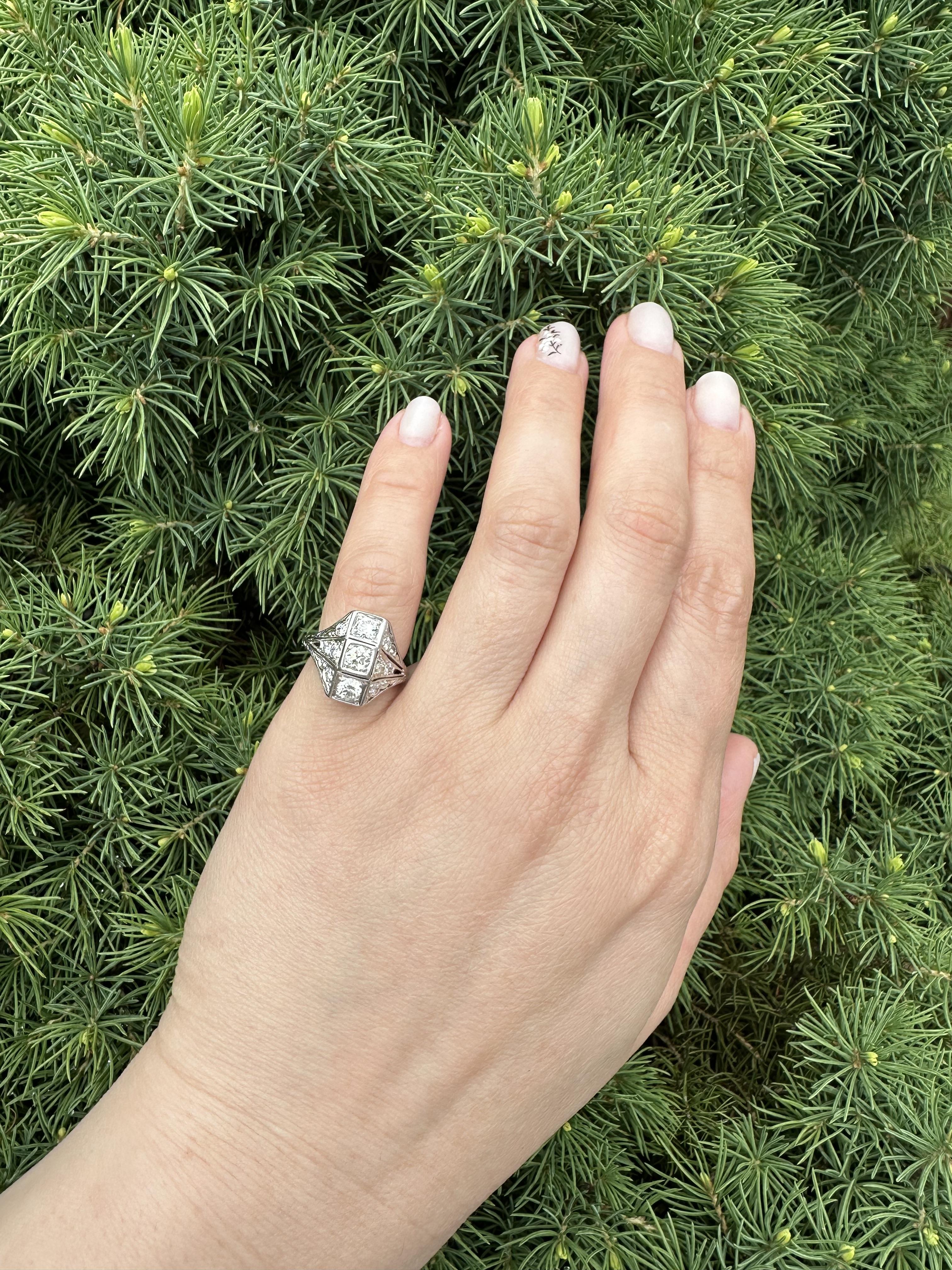Antique Edwardian Platinum 0.76ctw Old Cut Diamond Stack Look Dinner Ring in vendita 7