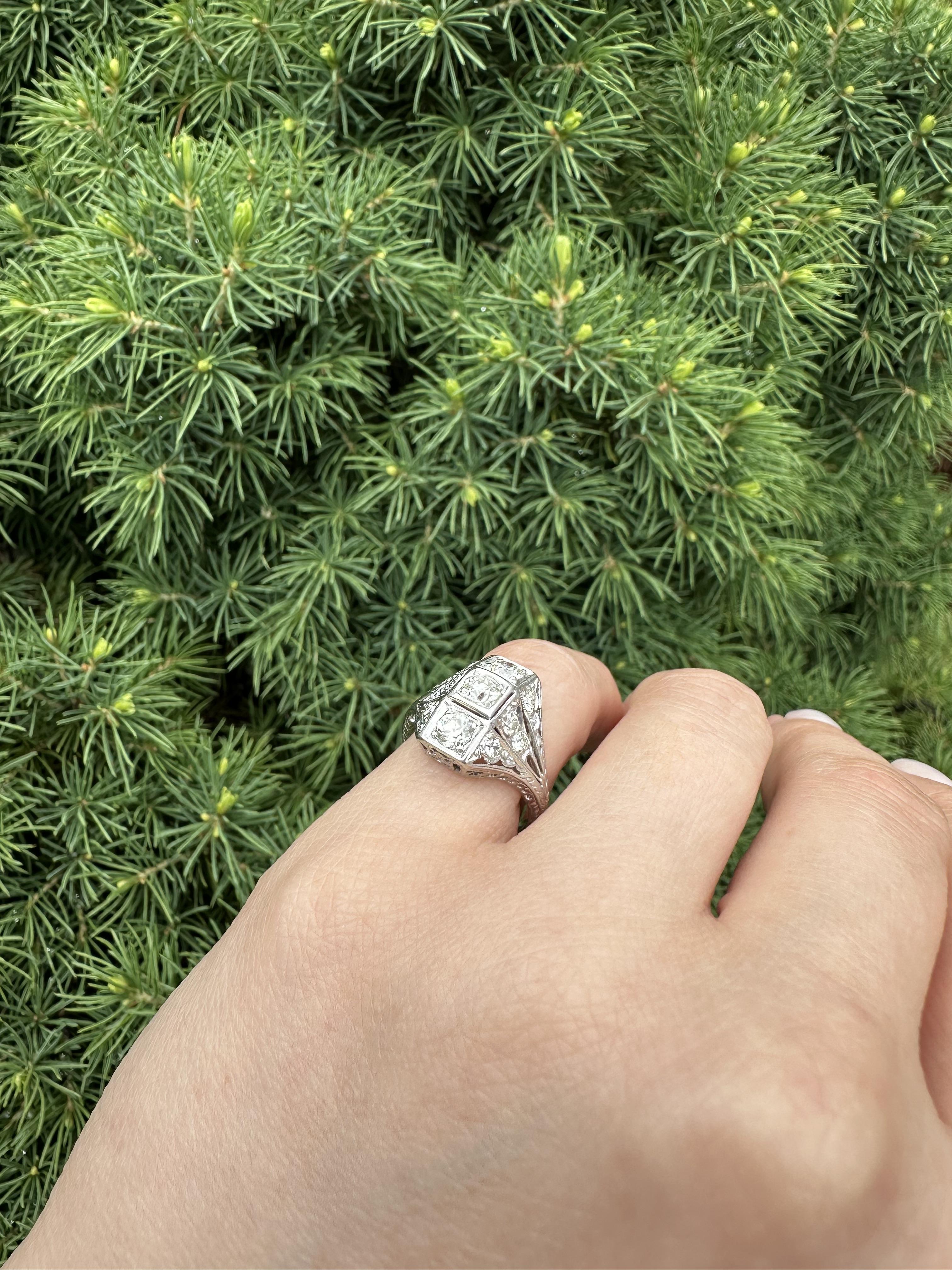 Antique Edwardian Platinum 0.76ctw Old Cut Diamond Stack Look Dinner Ring in vendita 8