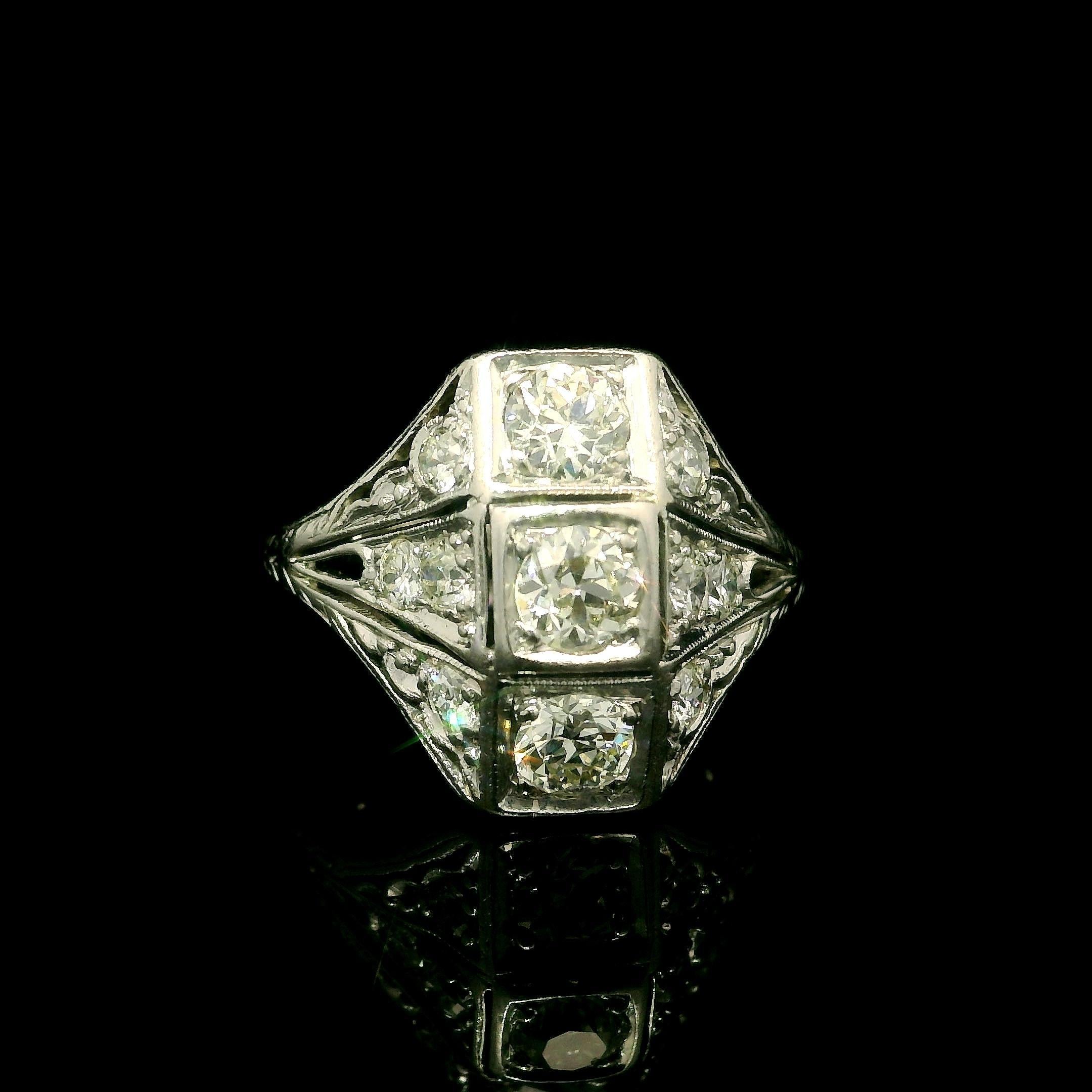 Antique Edwardian Platinum 0.76ctw Old Cut Diamond Stack Look Dinner Ring In condizioni buone in vendita a Montclair, NJ