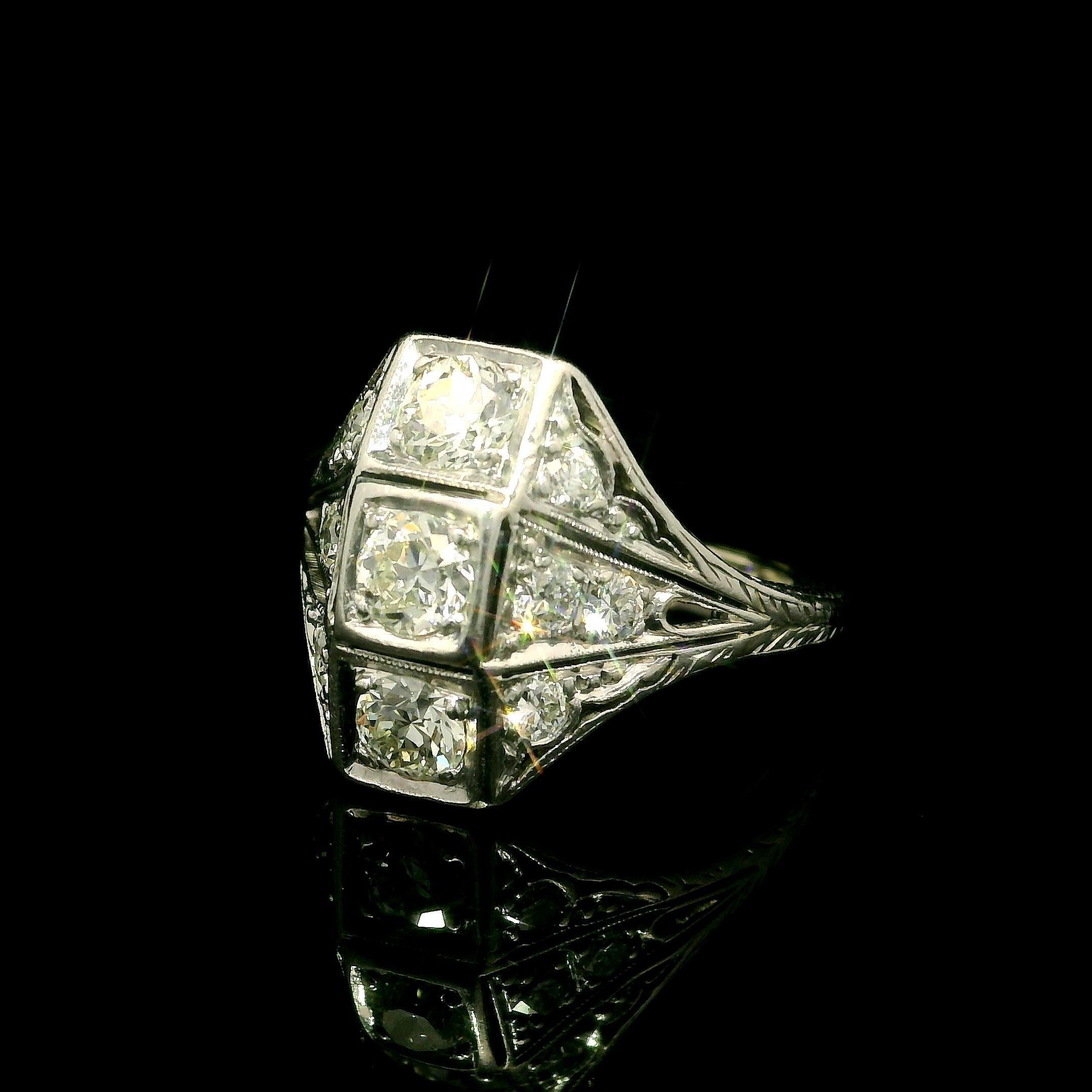 Antique Edwardian Platinum 0.76ctw Old Cut Diamond Stack Look Dinner Ring in vendita 2