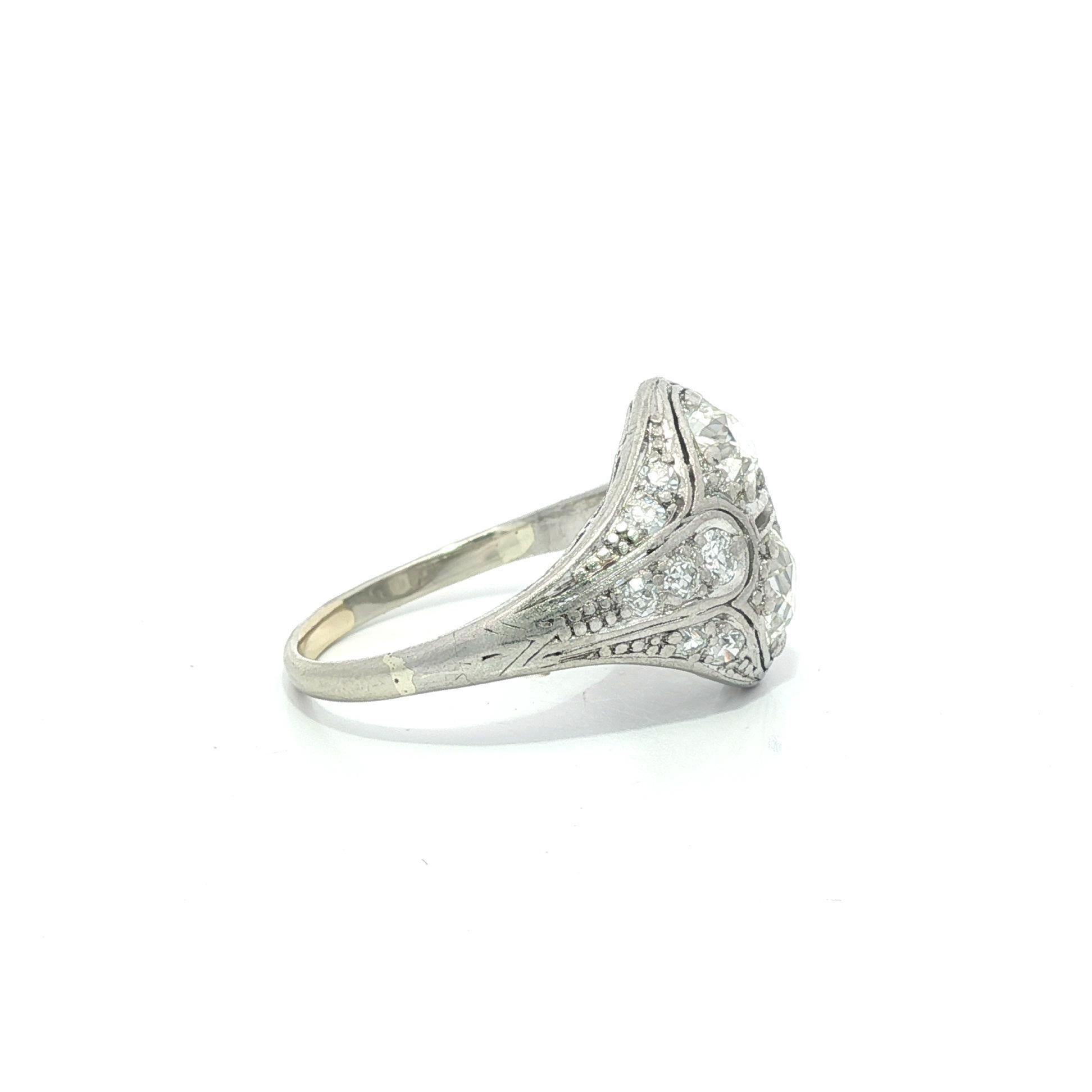 Bague ancienne de style édouardien en platine 1.25ctw Old Cut Dual Diamond Low Profile en vente 4
