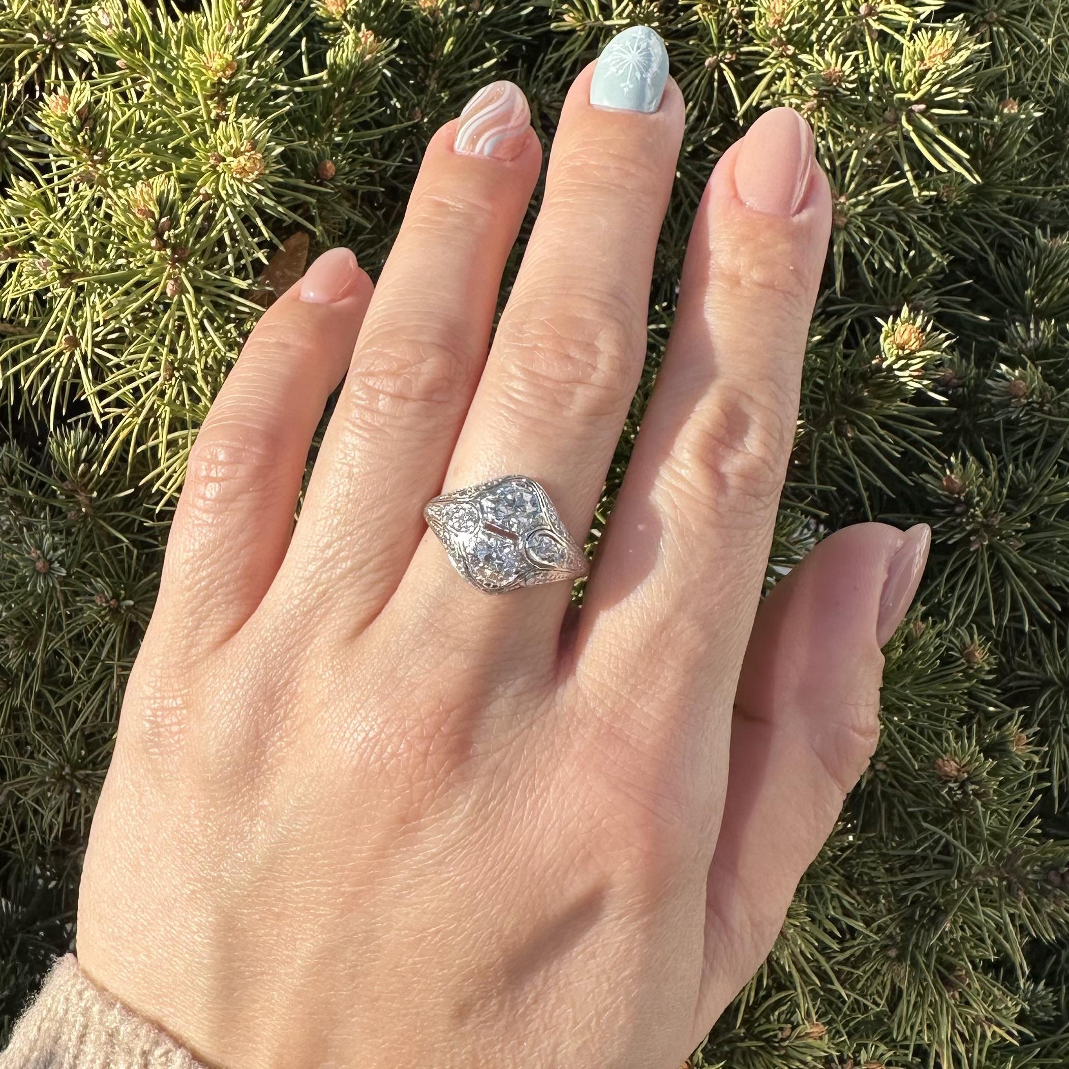 Bague ancienne de style édouardien en platine 1.25ctw Old Cut Dual Diamond Low Profile en vente 8