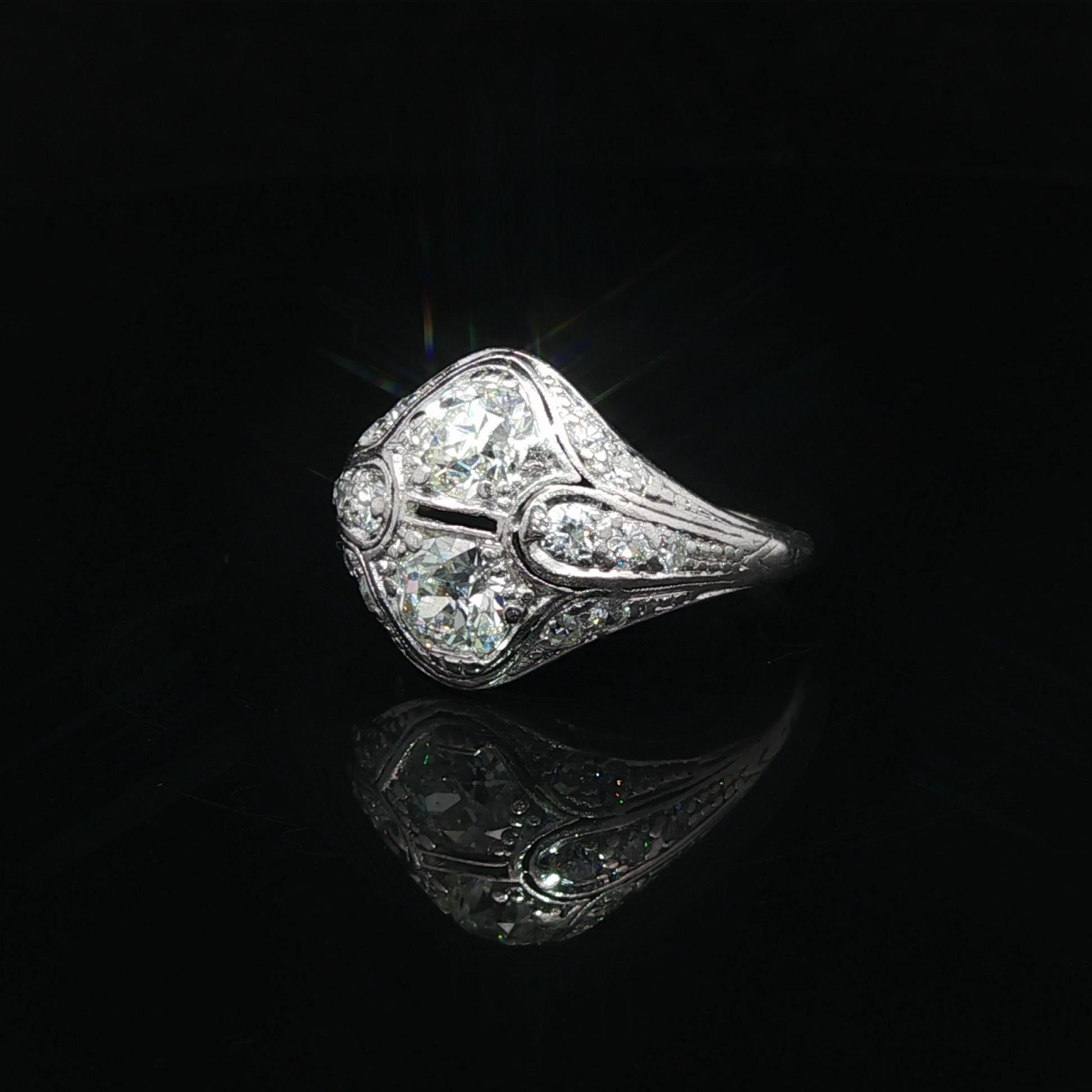 Taille vieille Europe Bague ancienne de style édouardien en platine 1.25ctw Old Cut Dual Diamond Low Profile en vente