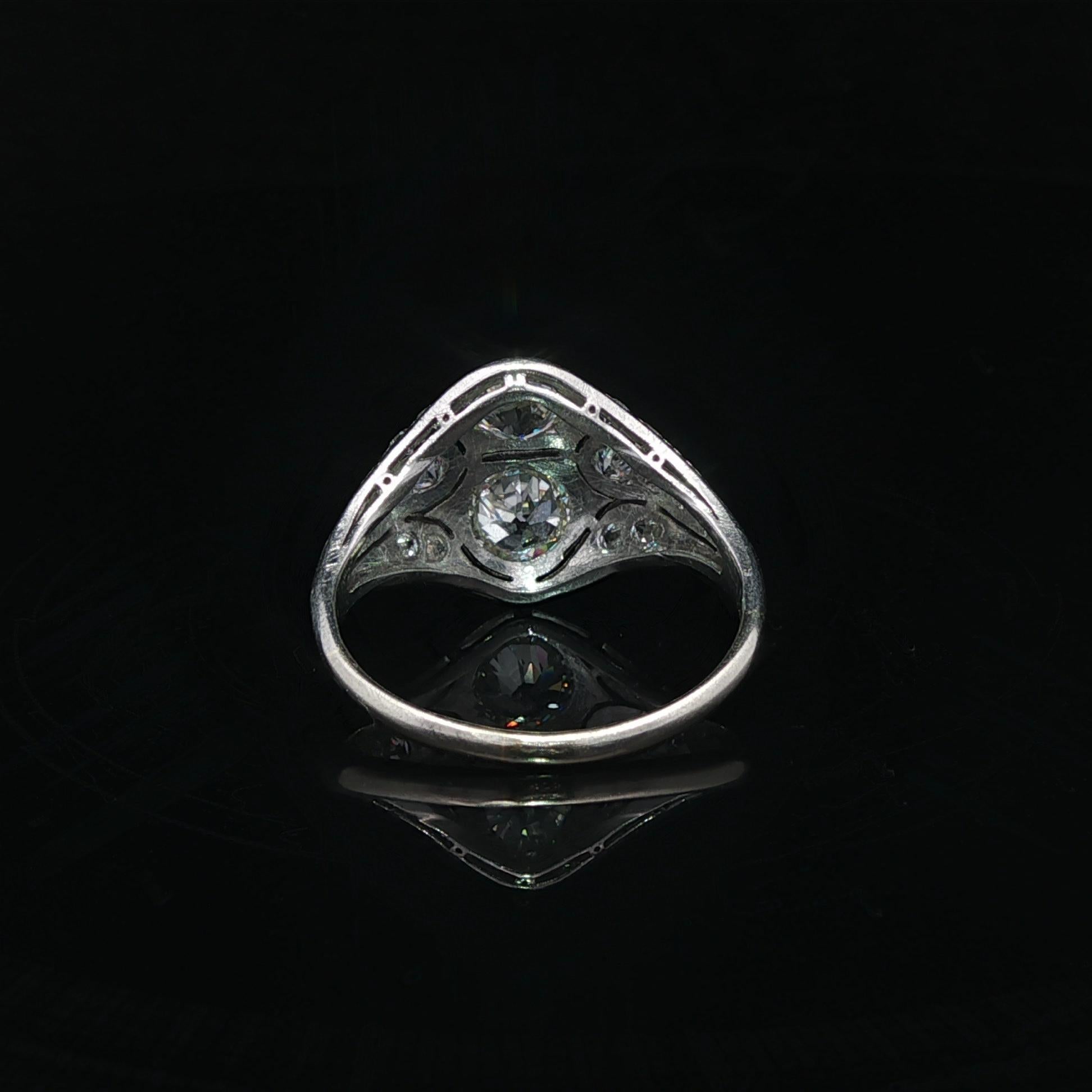 Bague ancienne de style édouardien en platine 1.25ctw Old Cut Dual Diamond Low Profile Pour femmes en vente
