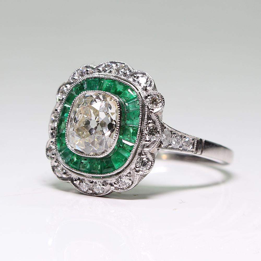 Women's or Men's Antique Edwardian Platinum 1.74 Diamond and Emerald Ring