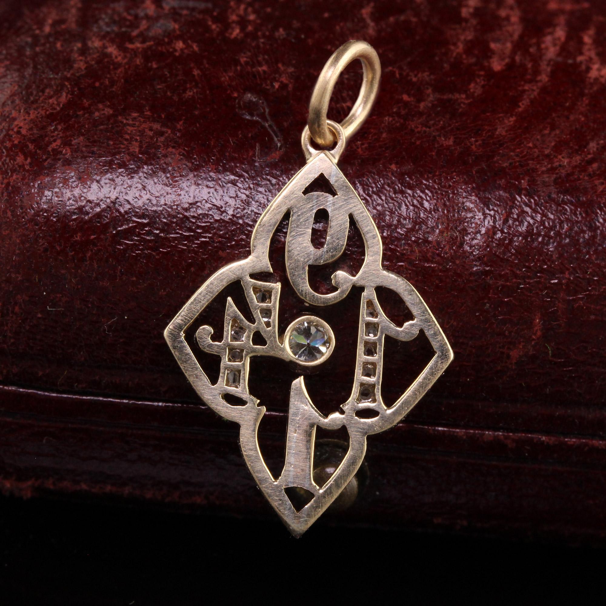 Art déco Pendentif édouardien ancien en platine et or jaune 18 carats à breloque de date 1914 en vente