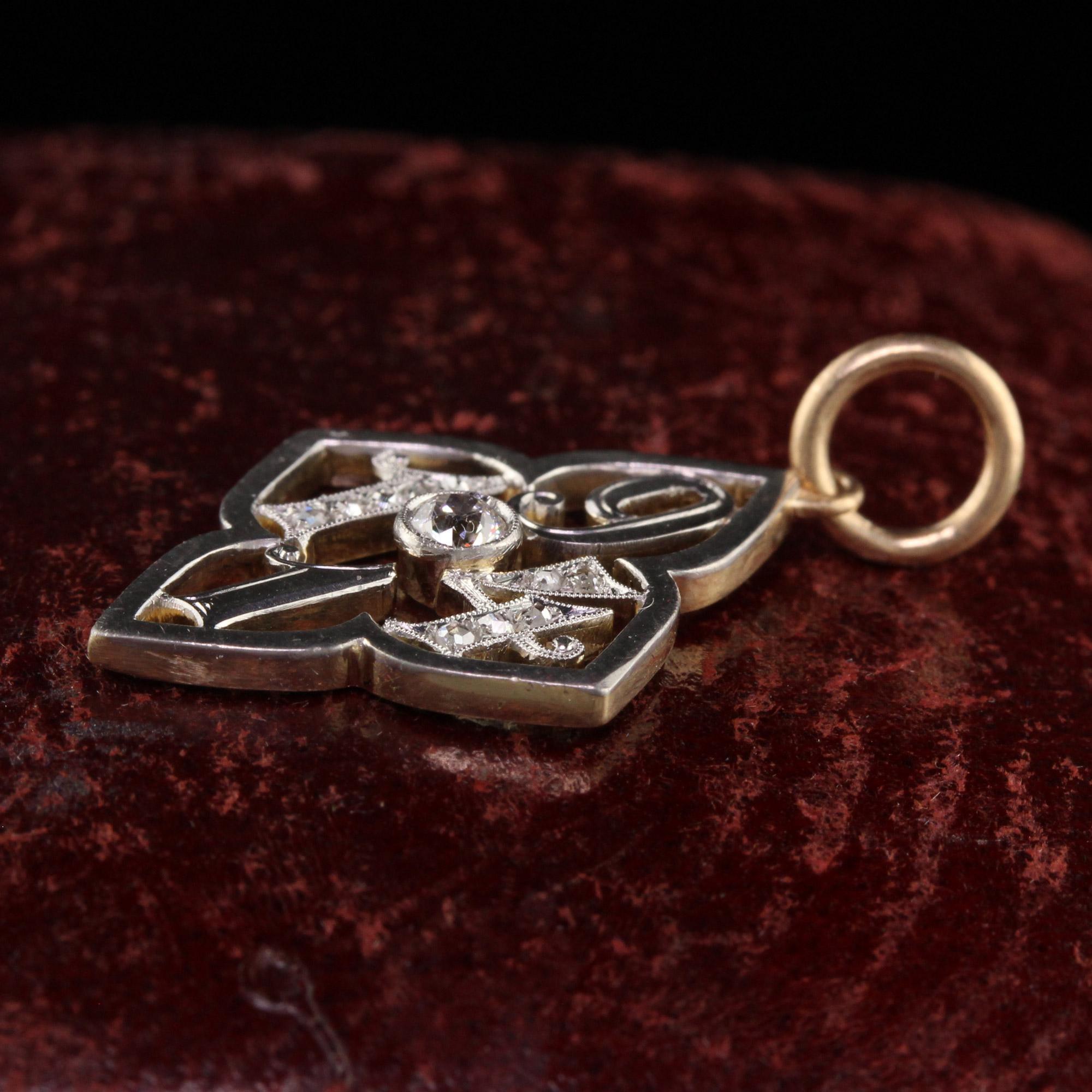 Taille vieille Europe Pendentif édouardien ancien en platine et or jaune 18 carats à breloque de date 1914 en vente