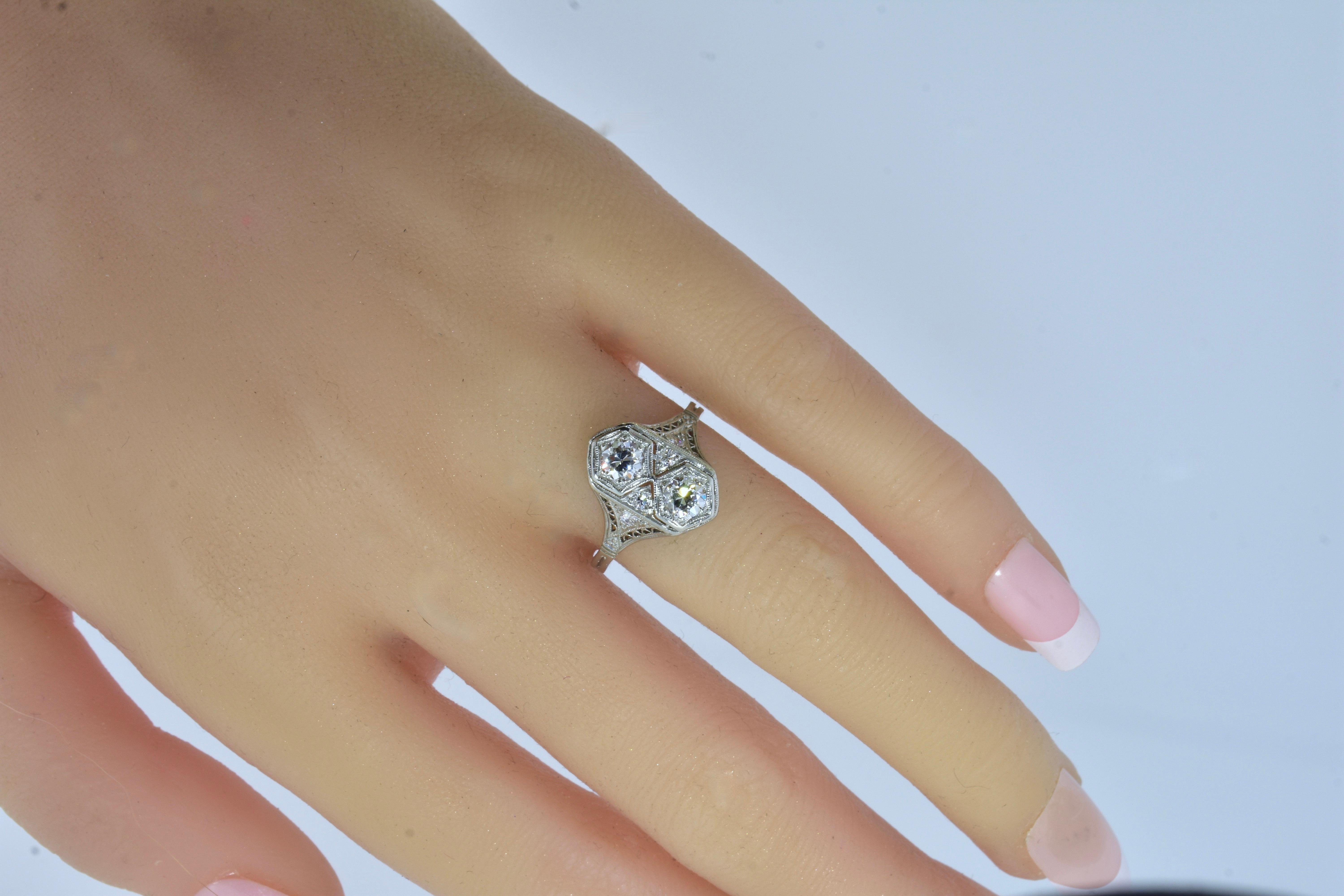 Taille vieille Europe Bague édouardienne ancienne en platine et diamants, vers 1915. en vente