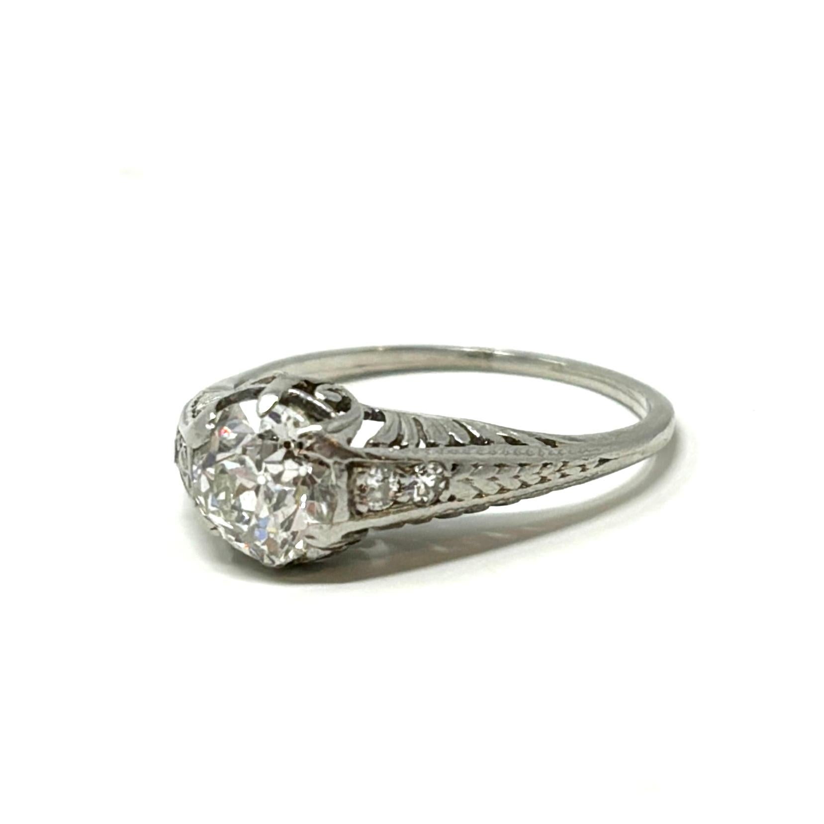 Édouardien Bague solitaire édouardienne ancienne en platine et diamants en vente