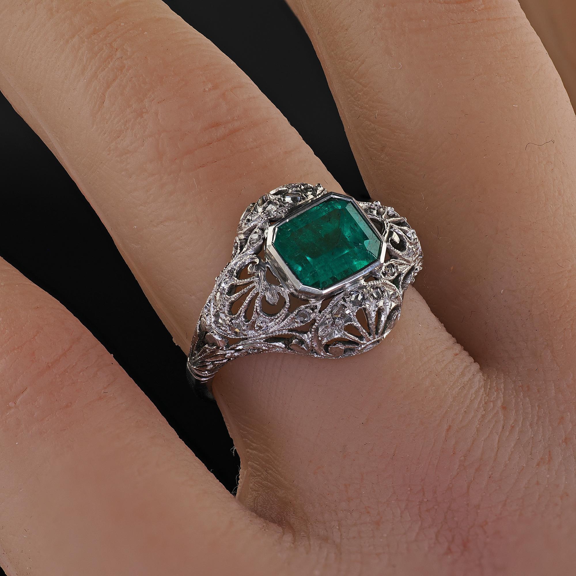 Antique Edwardian Platinum Colombian Emerald Diamond Filigree Engagement Ring For Sale 5